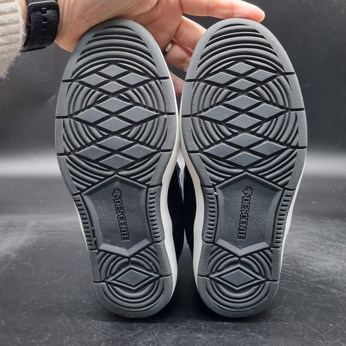 데상트 키높이 블랙 하이탑 245 굽6 상품이미지3