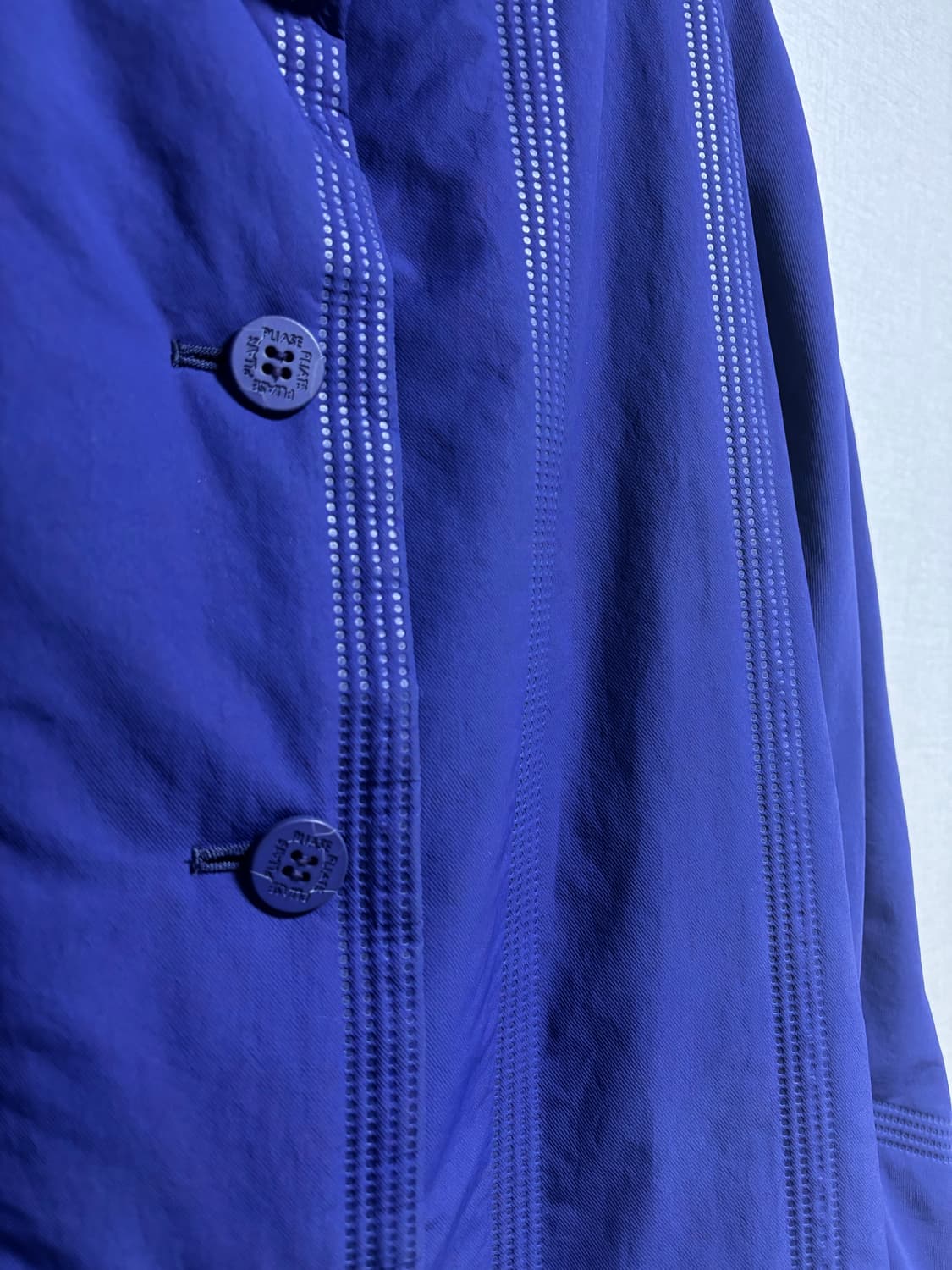 PLEATS PLEASE ISSEY MIYAKE 하이넥 버튼 롱 코트 상품이미지5