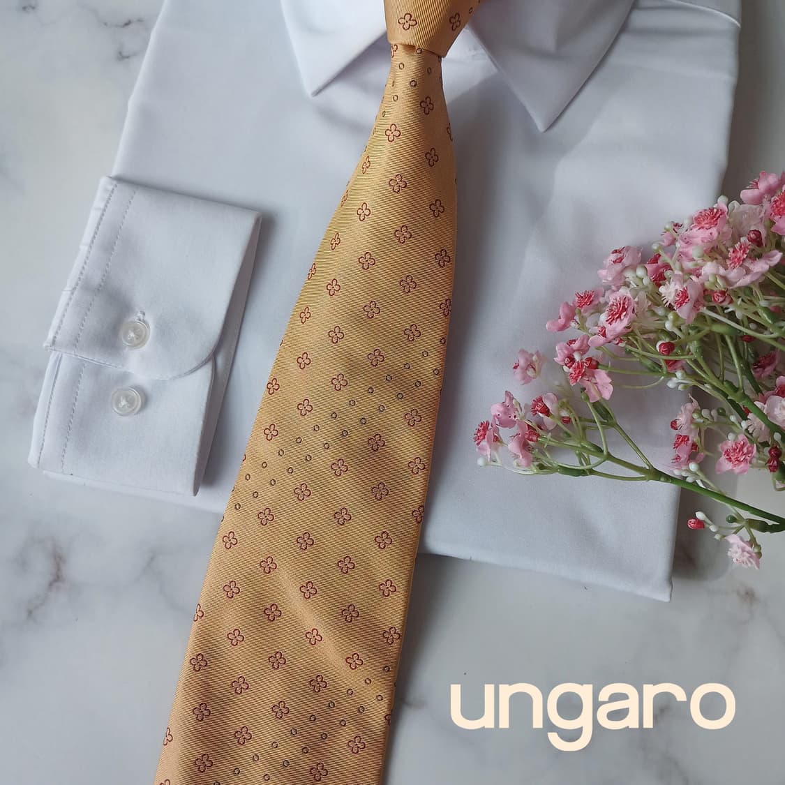 웅가로 실크 골드 플라워 자카드 넥타이 9.3cm A등급 A19102
 상품이미지1