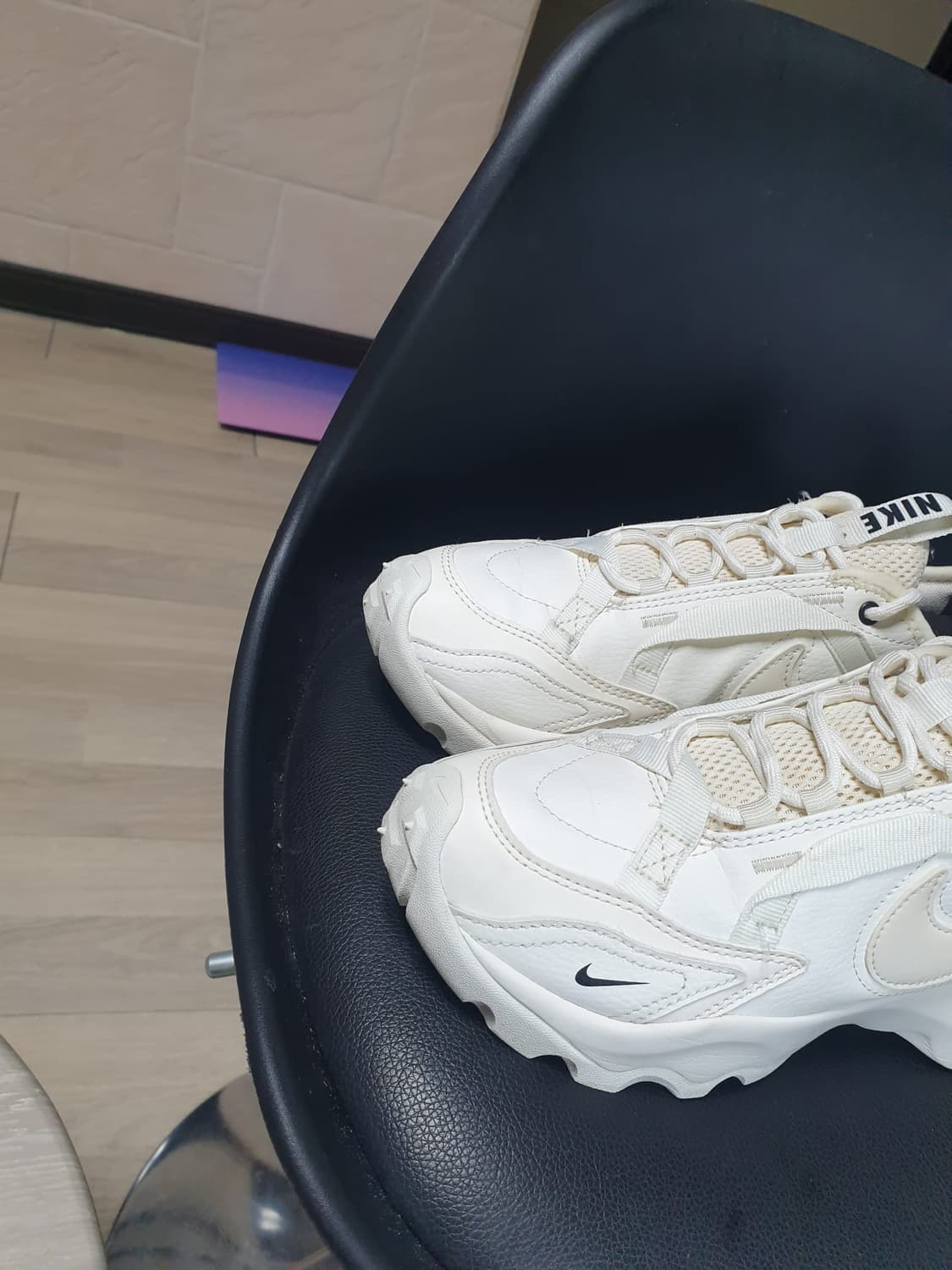 나이키 240 상품이미지3