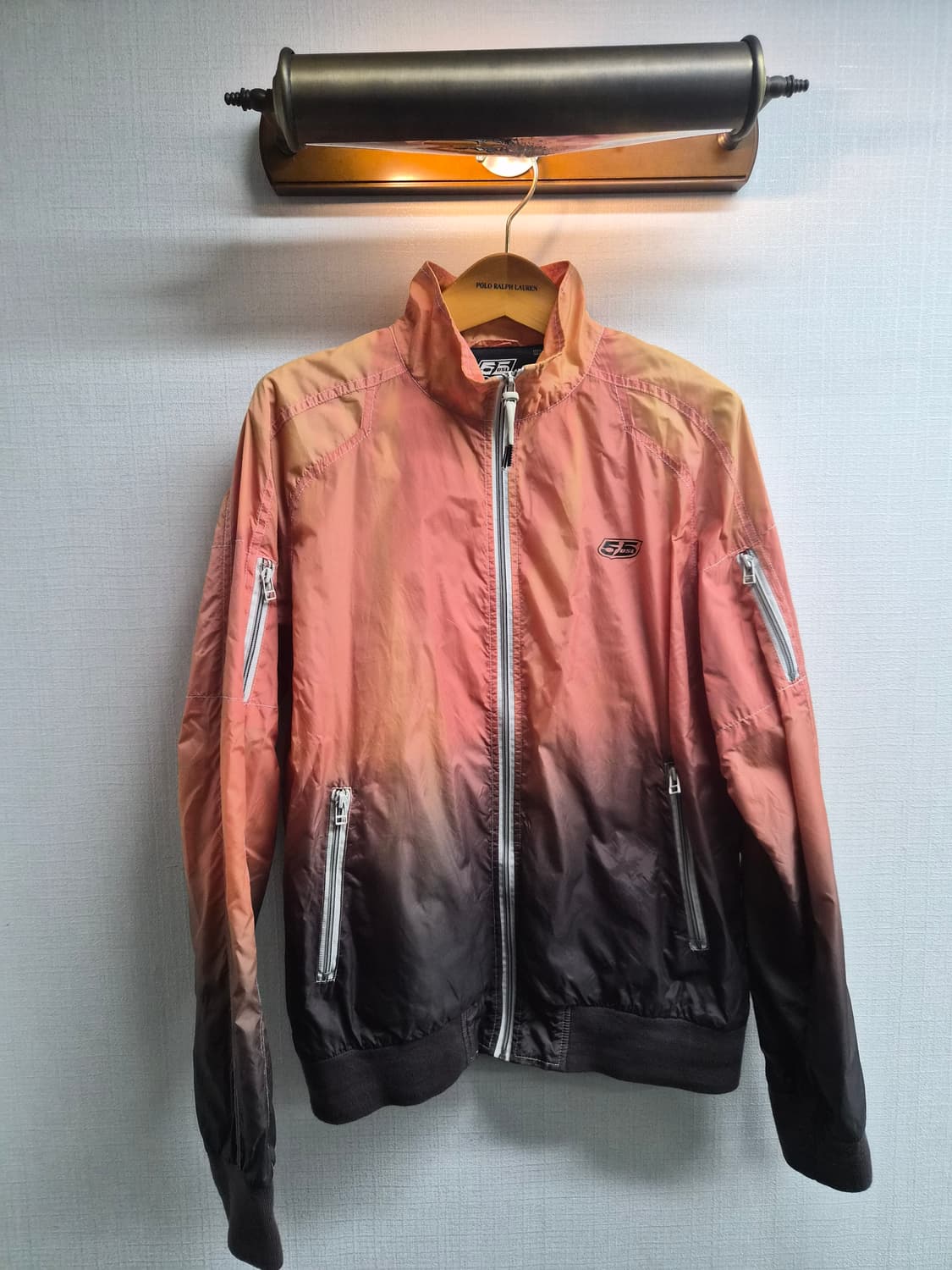 XL) 55DSL 디젤 그라데이션 점퍼 팝니다 상품이미지1