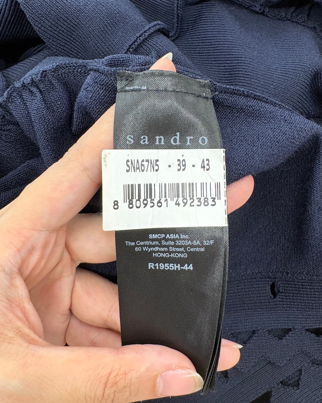 산드로 네이비 펀칭 니트 하프 원피스 상품이미지9