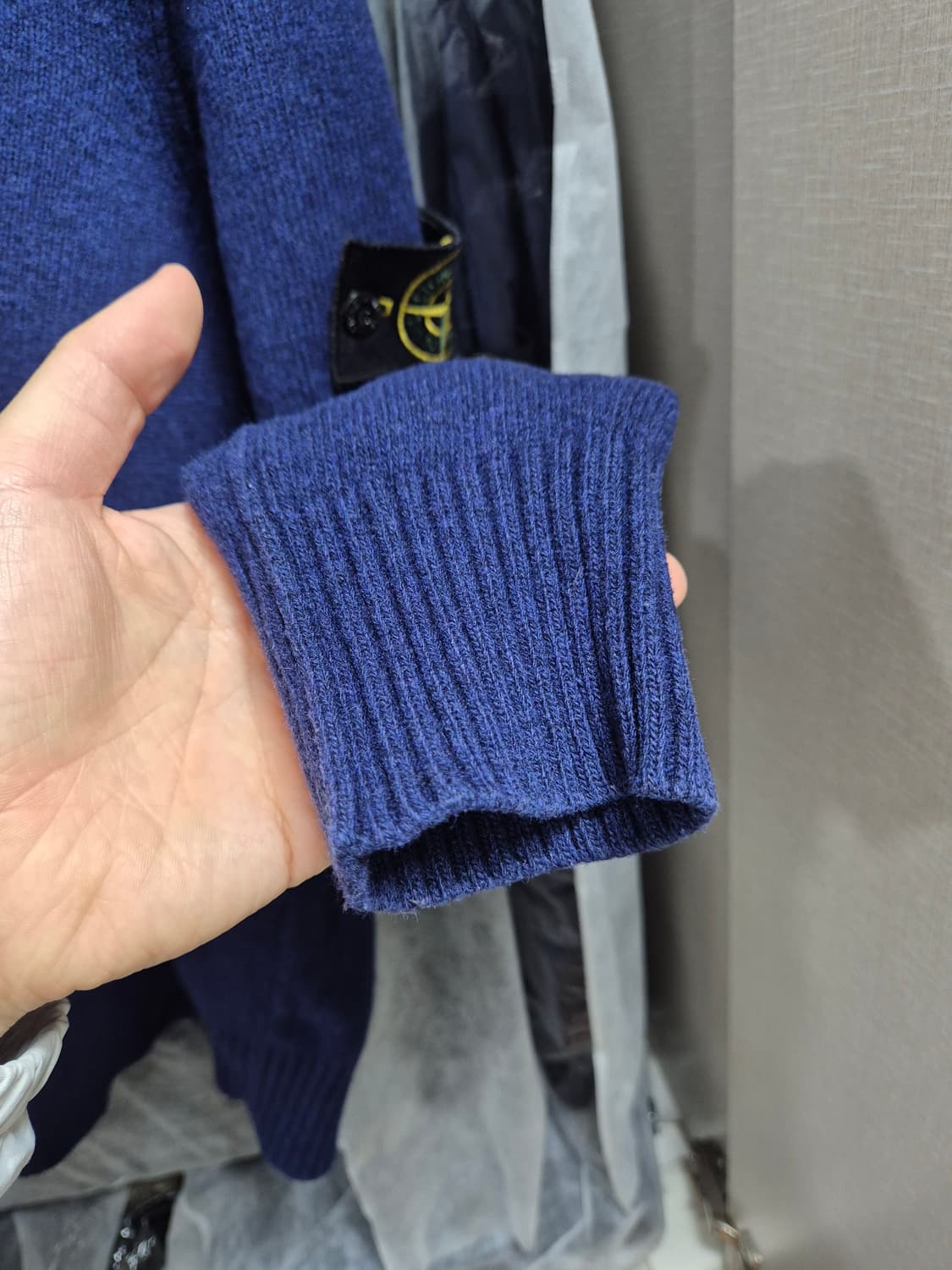 정품 스톤아일랜드 반집업니트 100-L 네이비 상품이미지5