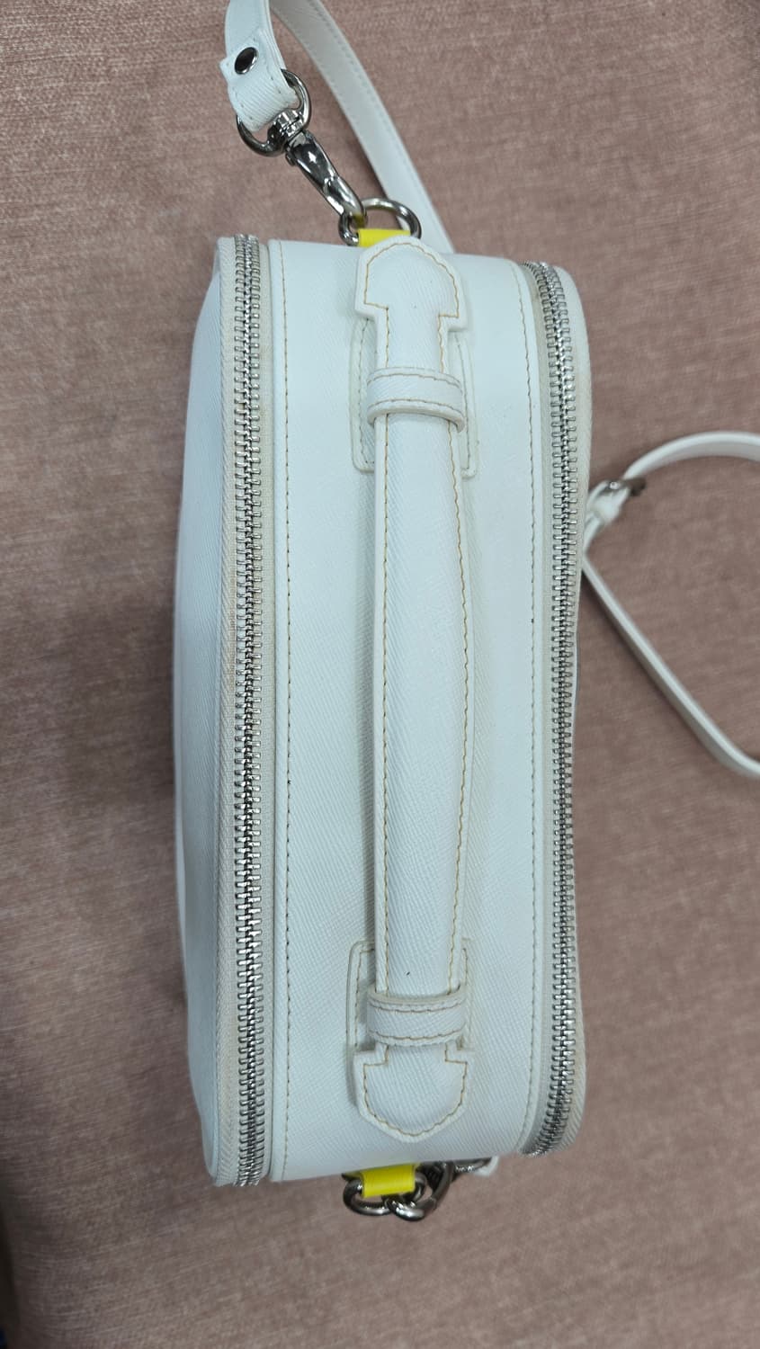 카스텔바작 화이트 스티커 미니 크로스백 상품이미지3