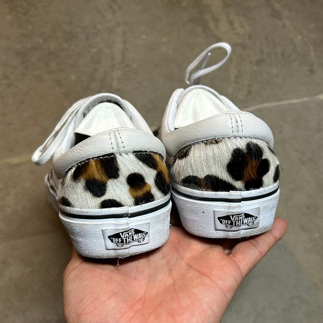 250) 반스 에라 트루 화이트 카프헤어 송치 레오파드 스니커즈 상품이미지5