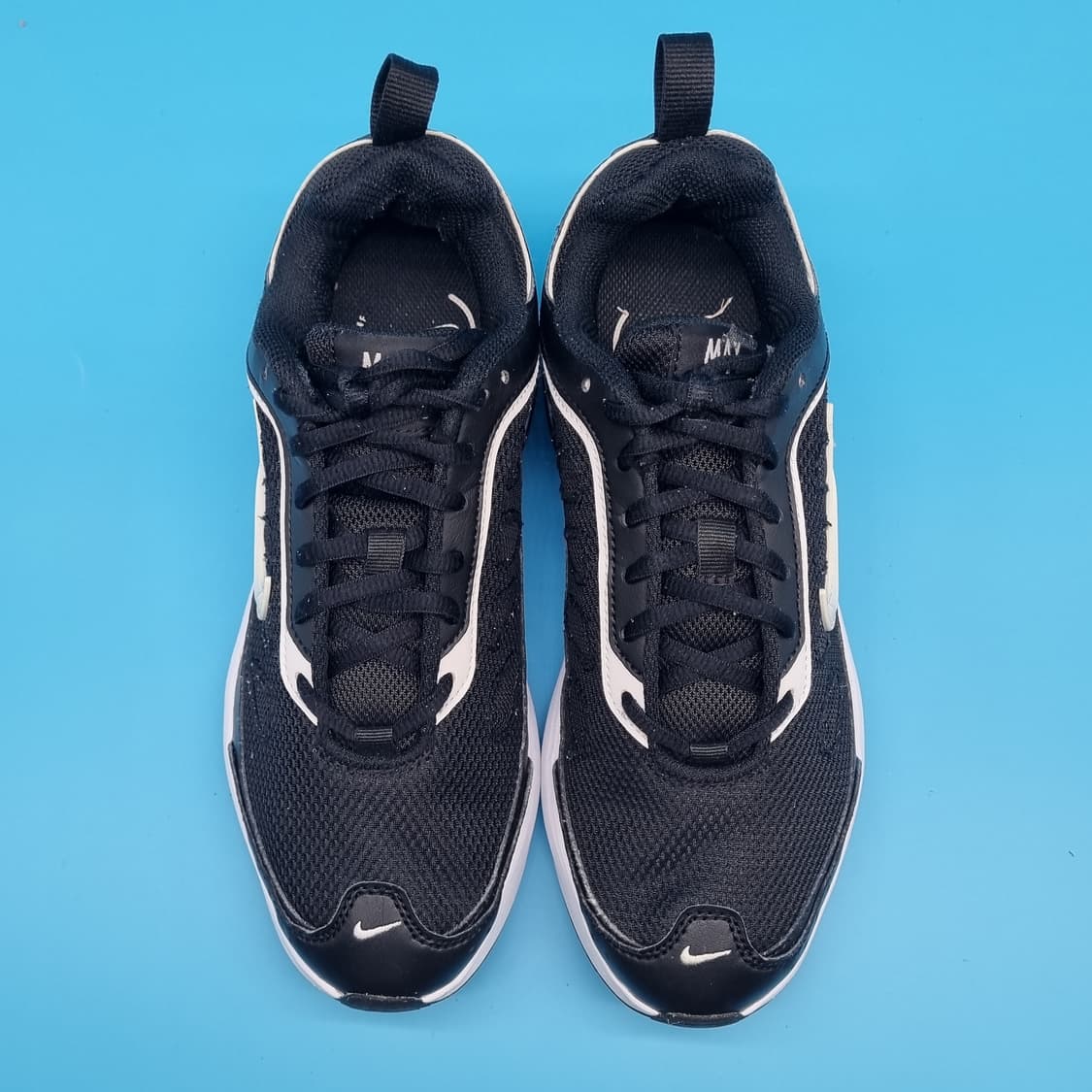 나이키 에어맥스AP 블랙 여성운동화240  상품이미지2