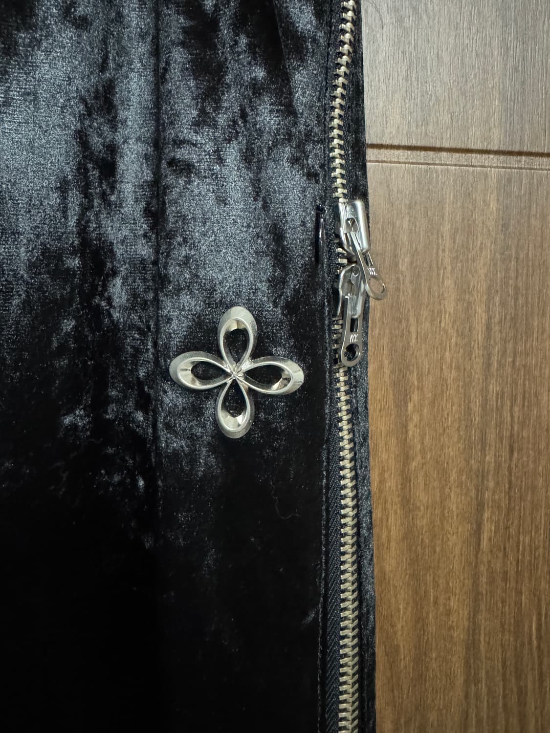 써저리 사이드 벨벳 트랙 팬츠 상품이미지2