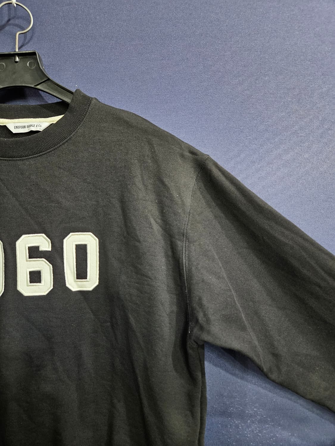 유니폼 브릿지 1960 블랙 남성 세미오버핏 100 맨투맨  상품이미지4