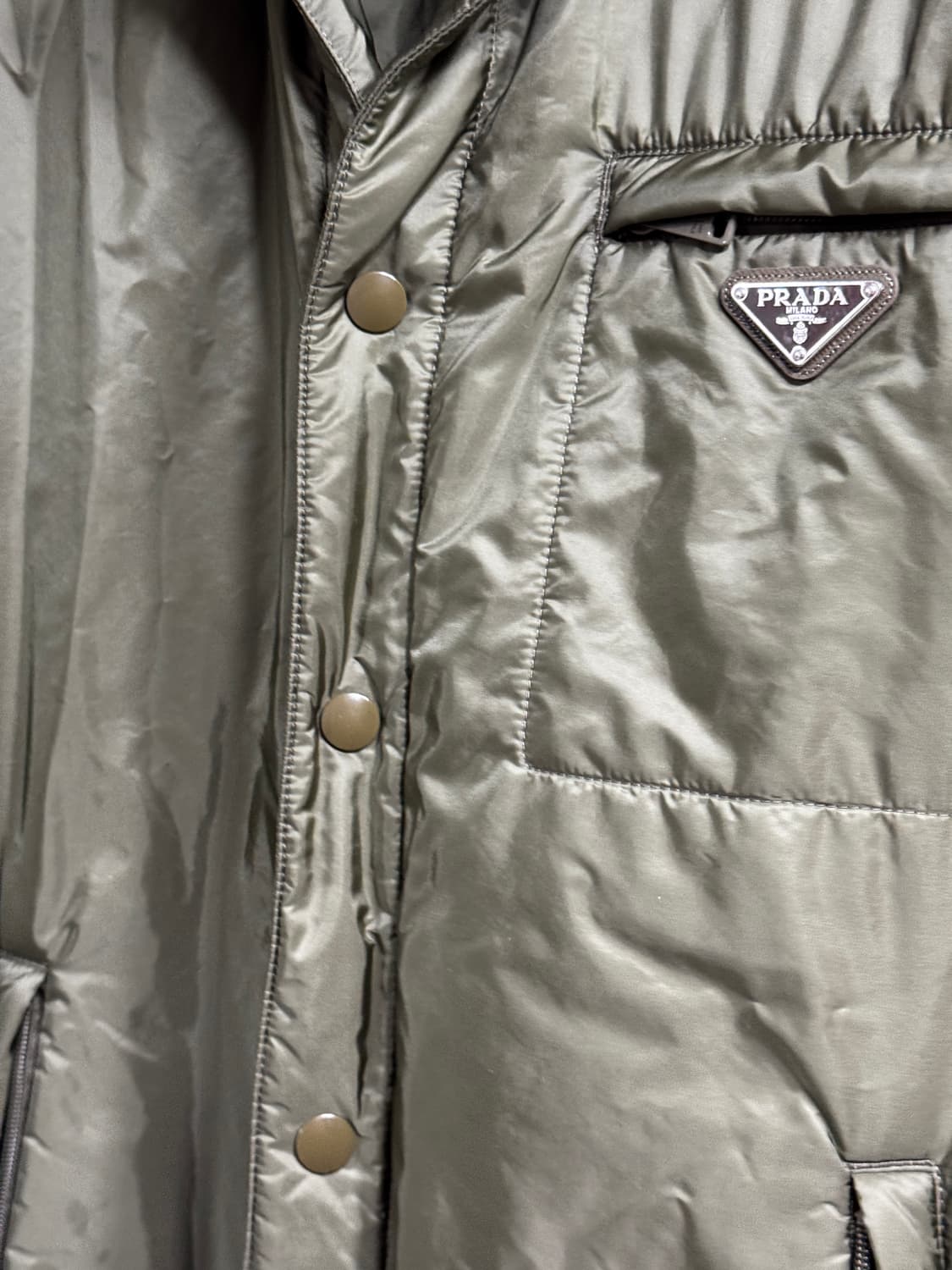 프라다 리나일론 자켓 카키 패딩 M 상품이미지9