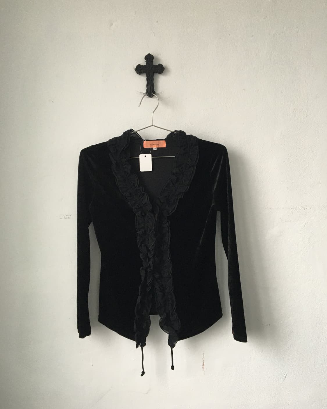 Ruffle point velvet cardigan 상품이미지1