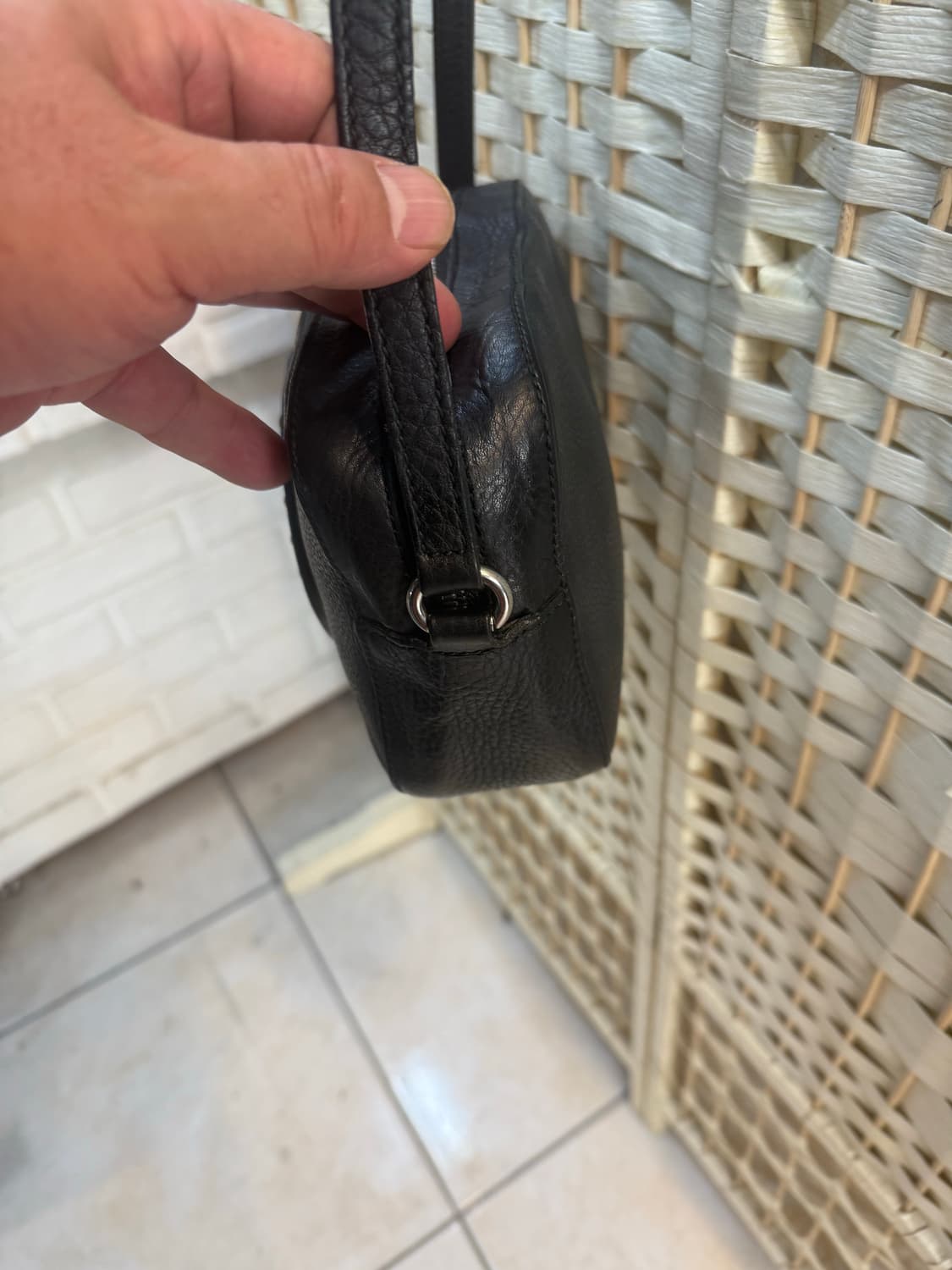 정품 구찌 스터드 디스코백 팝니다 상품이미지3