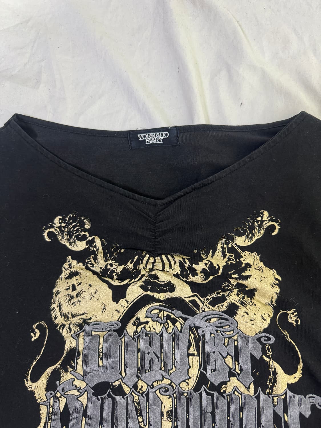 토네이도마트 셔링 디테일 레터링 롱슬리브 상품이미지6