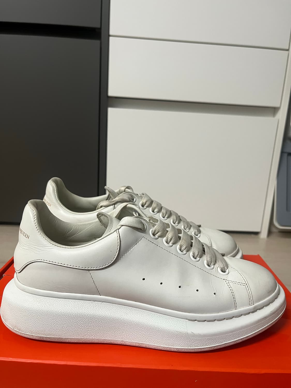 정품)알렉산더맥퀸 오버솔 (white) 상품이미지1