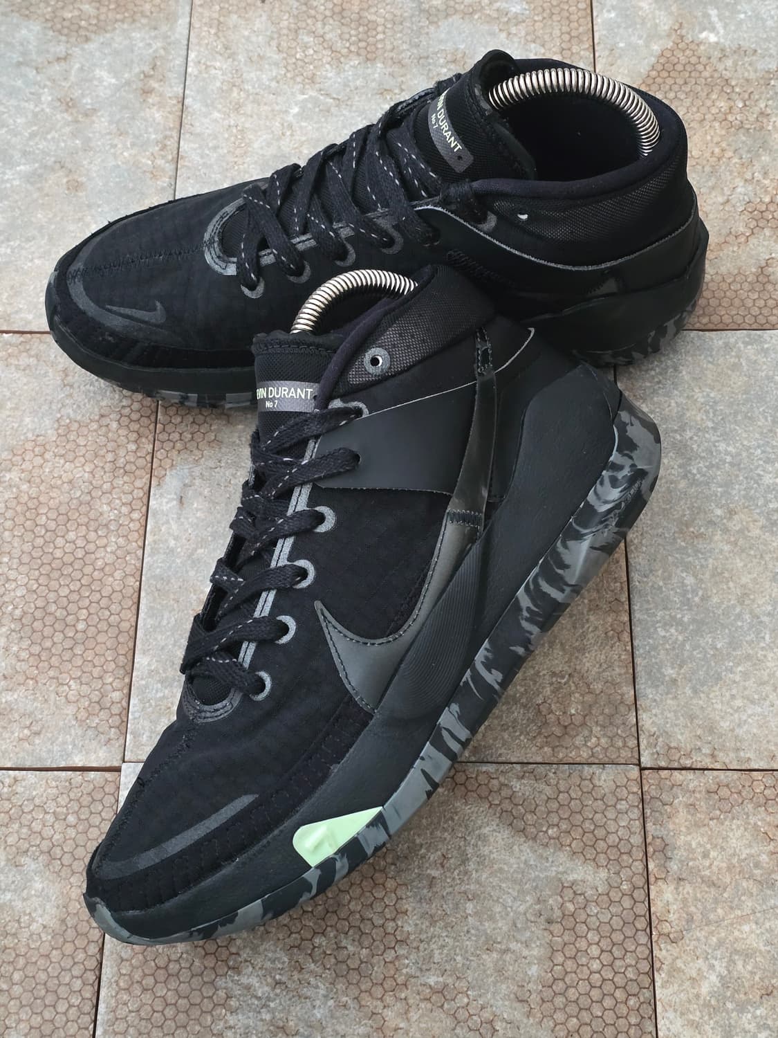 (255)나이키 케빈 듀란트 13 카모 솔  상품이미지3