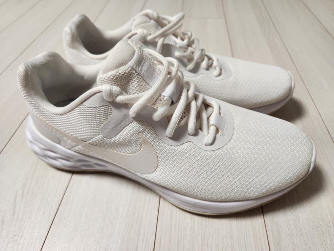 나이키 레볼루션 6 넥스트 네이처 사이즈265 DC3728-102

 상품이미지3