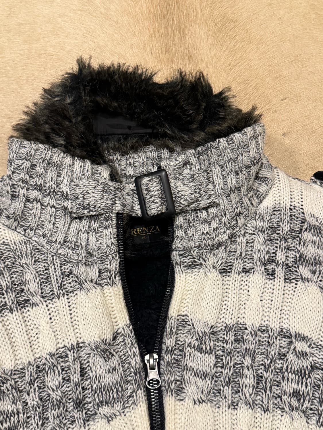 Trenza 퍼트리밍 니트집업 상품이미지3