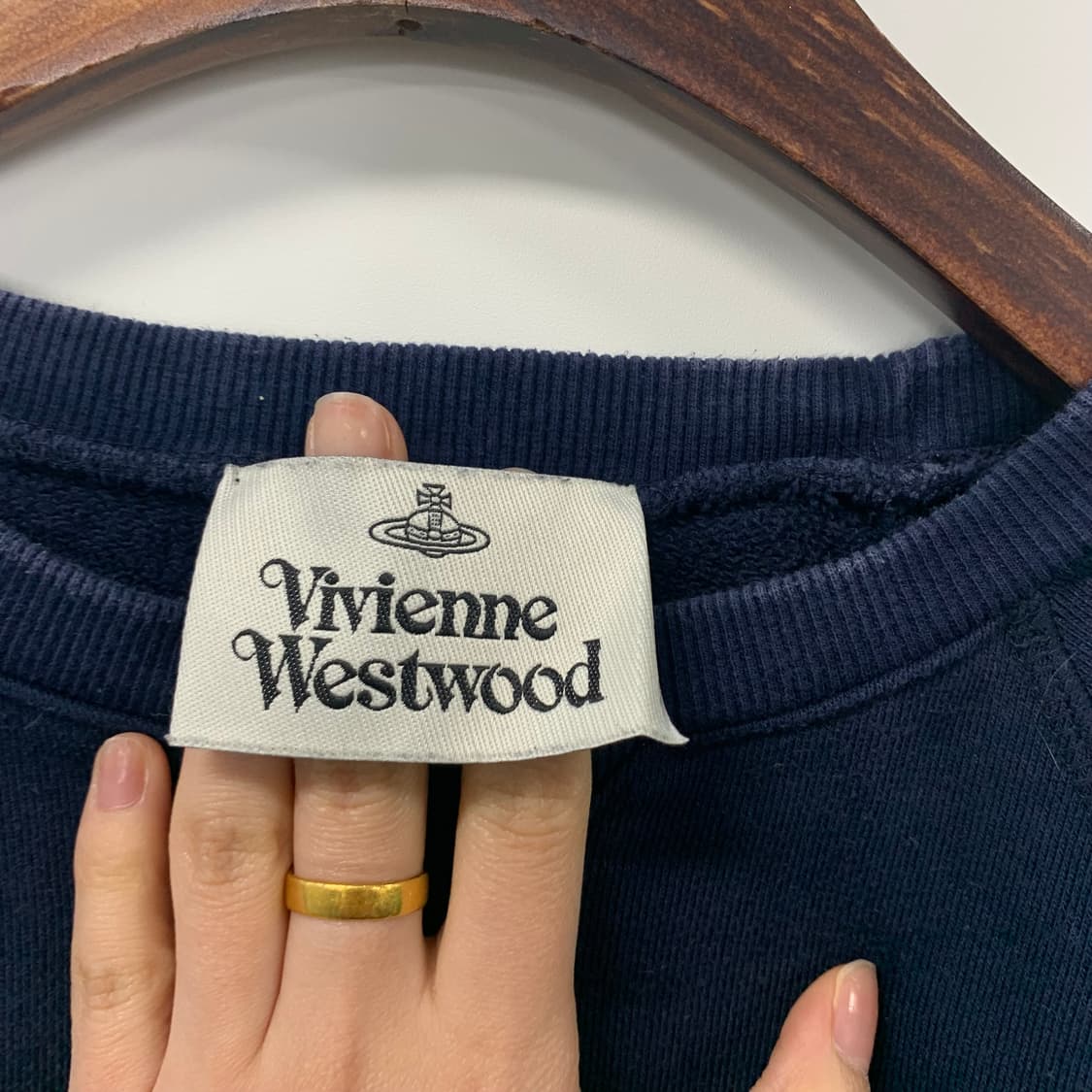비비안웨스트우드 스프레이 네이비 크롭 맨투맨 상품이미지5