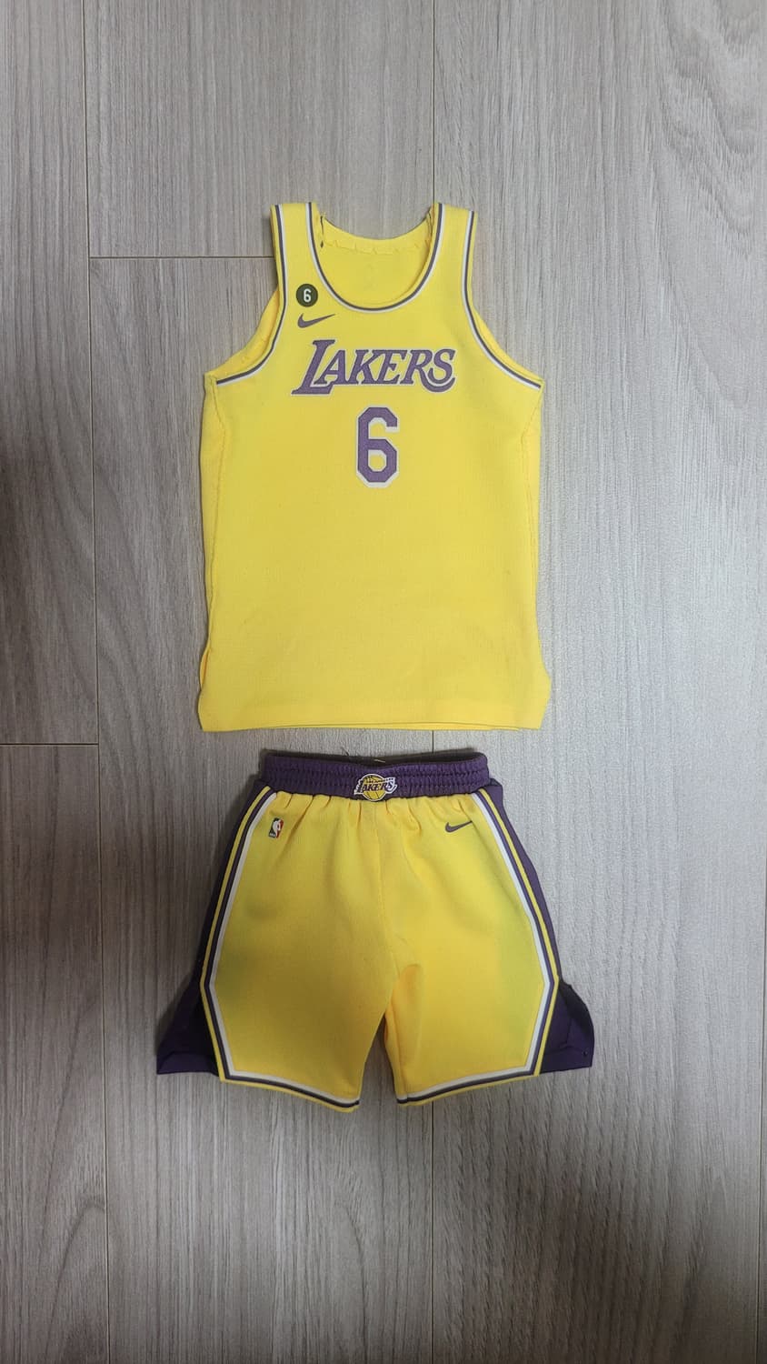 Lebron James 1/6 'LA Lakers Away Jersey' 상품이미지1