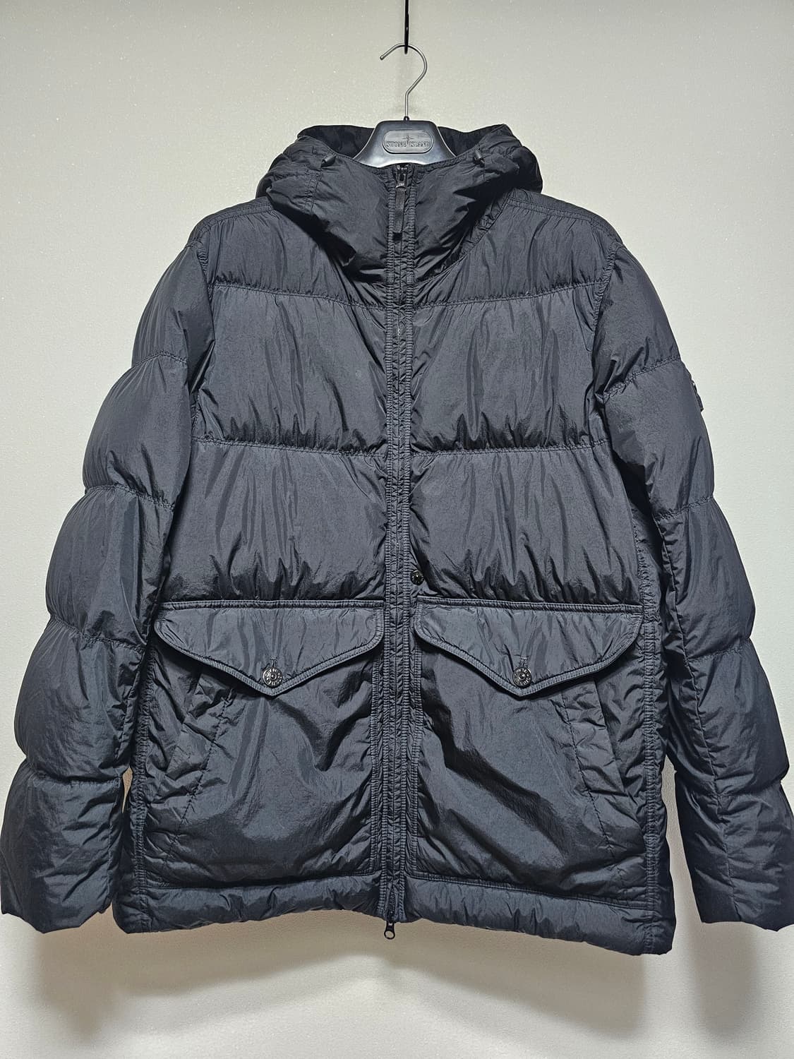 스톤아일랜드 크링클랩스 다운 패딩 24FW

 상품이미지1