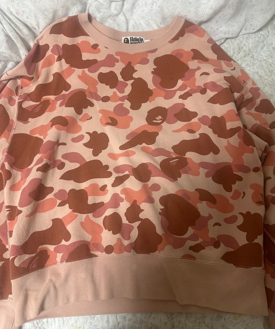 베이프 맨투맨 핑크 상품이미지1