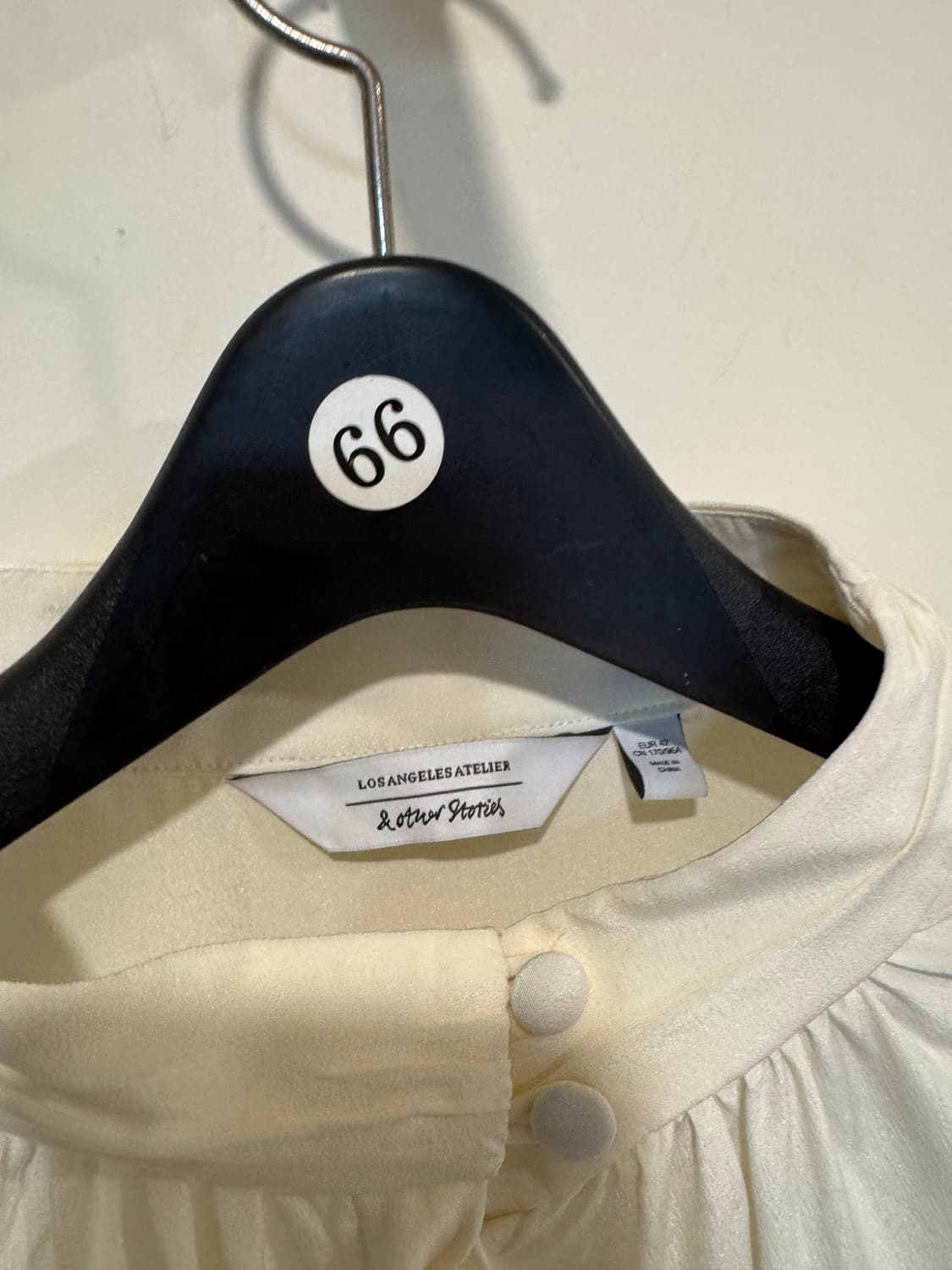 앤아더스토리즈 실크 블라우스 상품이미지5