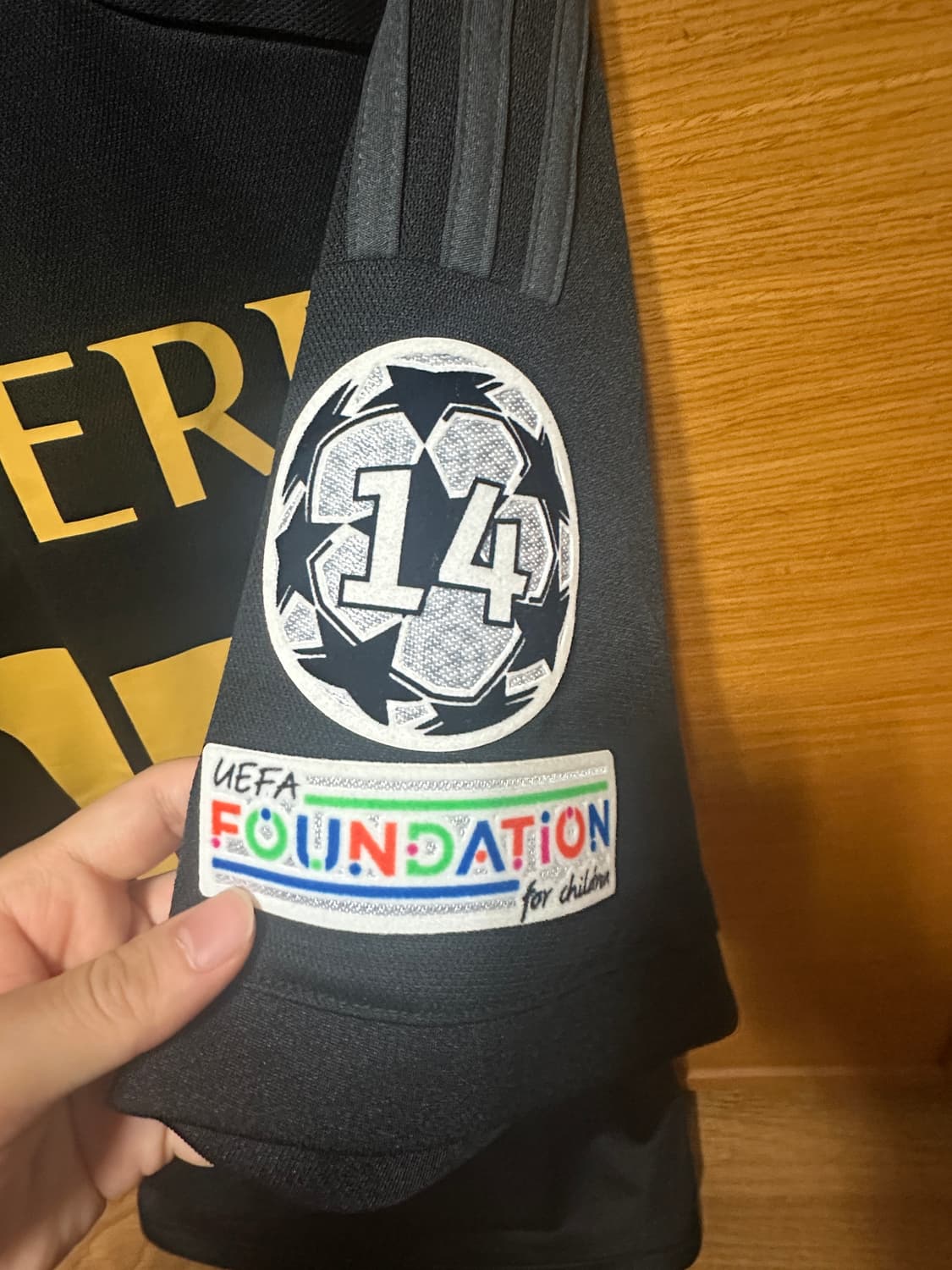 23-24 레알 마드리드 써드 발베르데 유니폼 상품이미지3