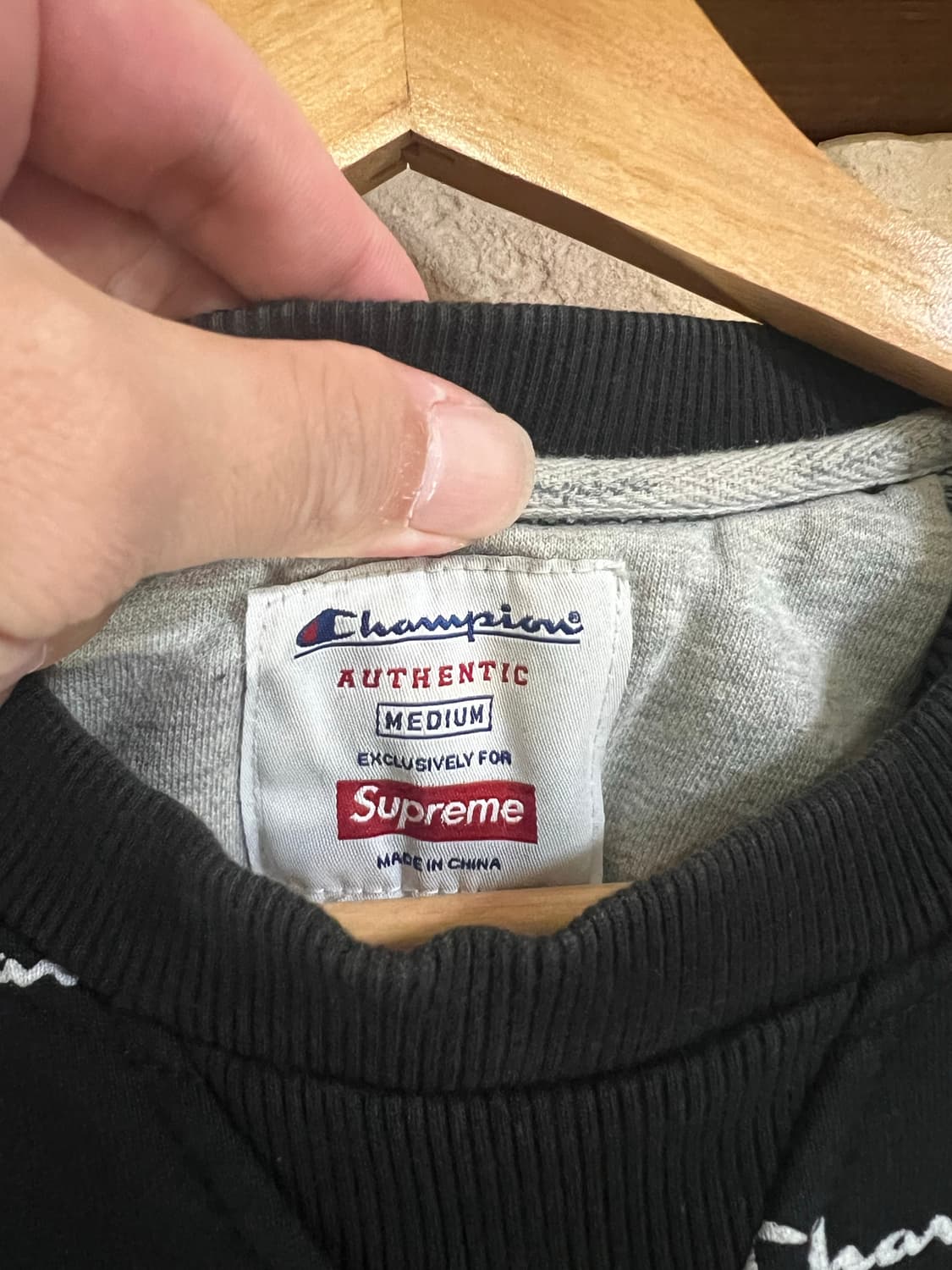 슈프림 champion 콜라보 맨투맨 블랙 상품이미지2