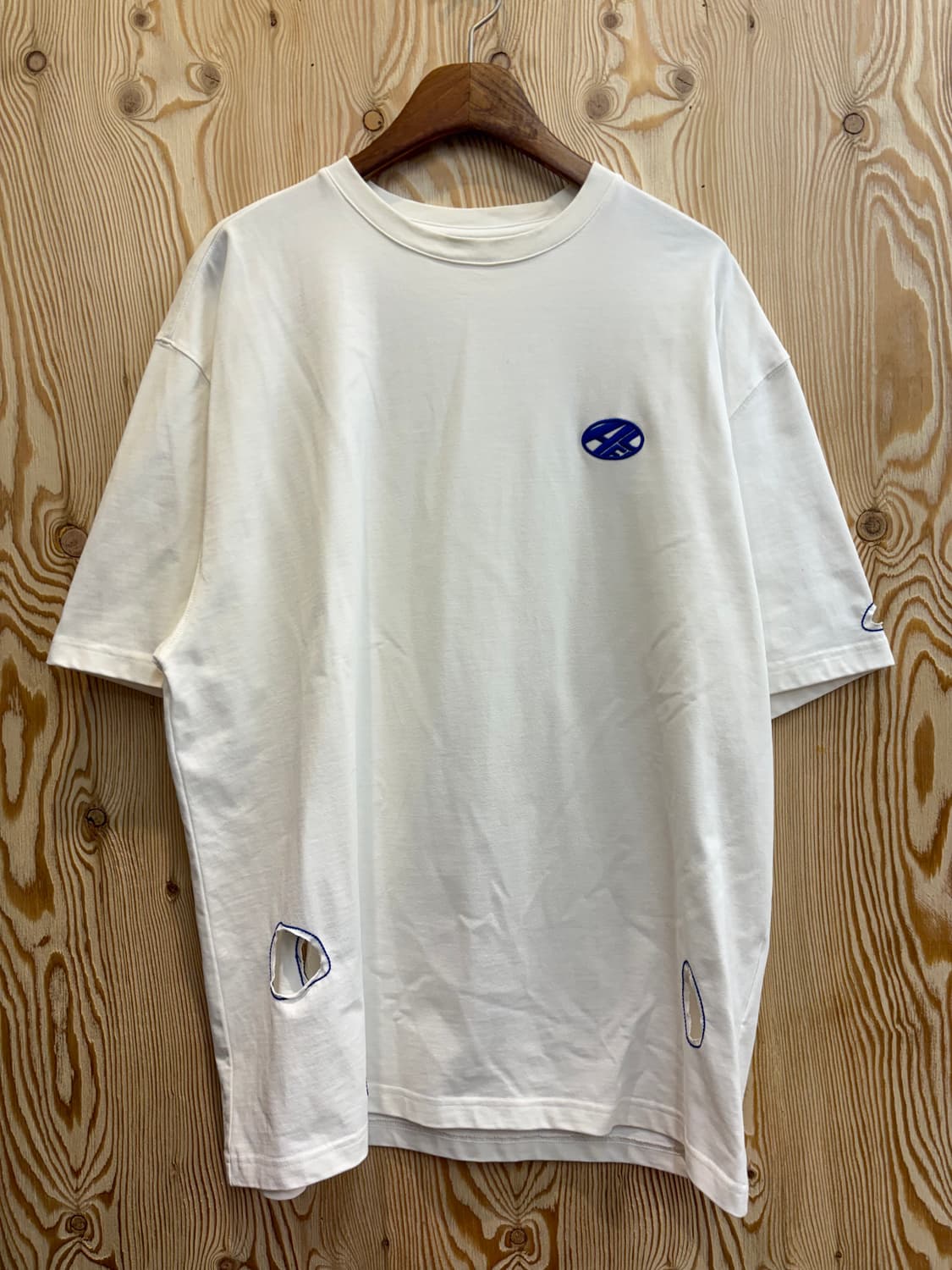 아더에러 디스토트 로고 스티치 홀 오버사이즈 티셔츠  상품이미지1