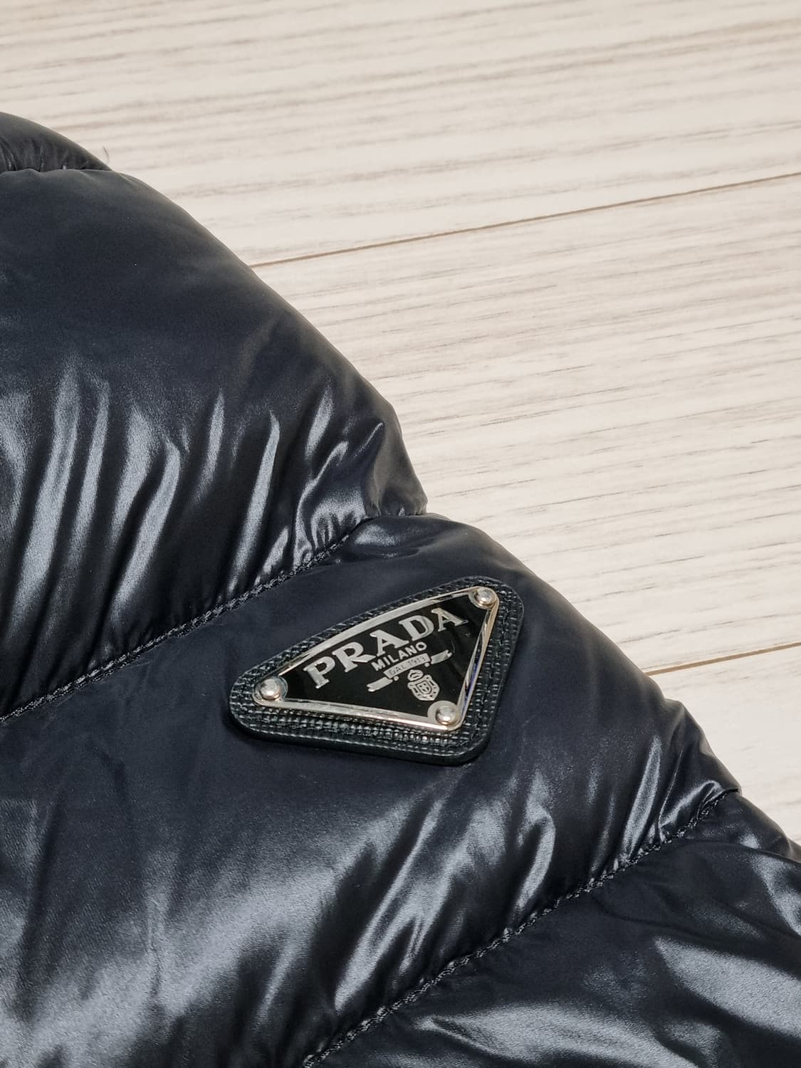 프라다 바이커 패딩 시즌오프 특가 상품이미지6