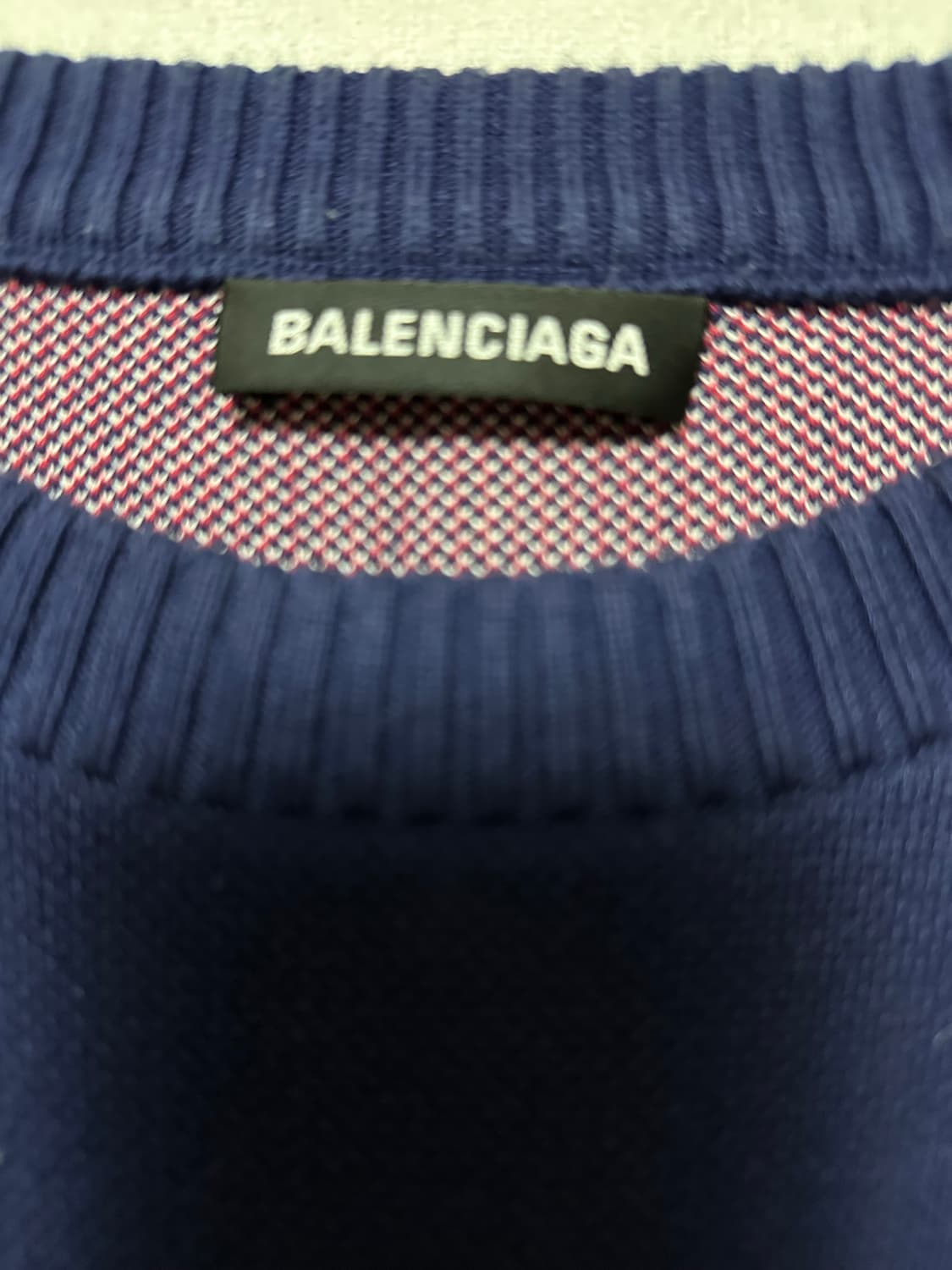 (새상품급!!) 22FW 발렌시아가 네이비 웨이브 로고 니트 L 상품이미지4