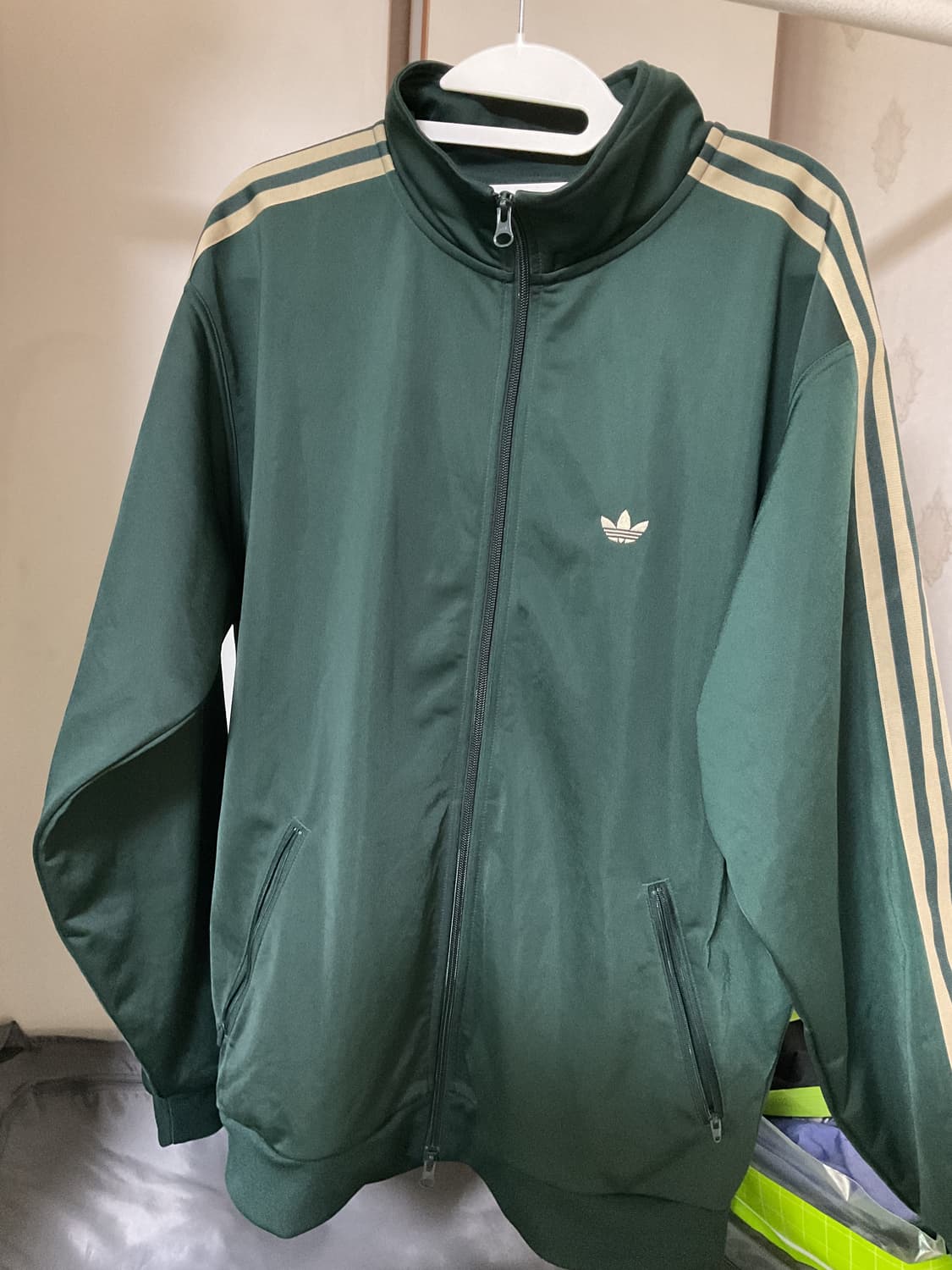 아디다스 오리지널스 베켄바우어 트랙 자켓 쉐도우 그린 s사이즈 상태좋아요 상품이미지5