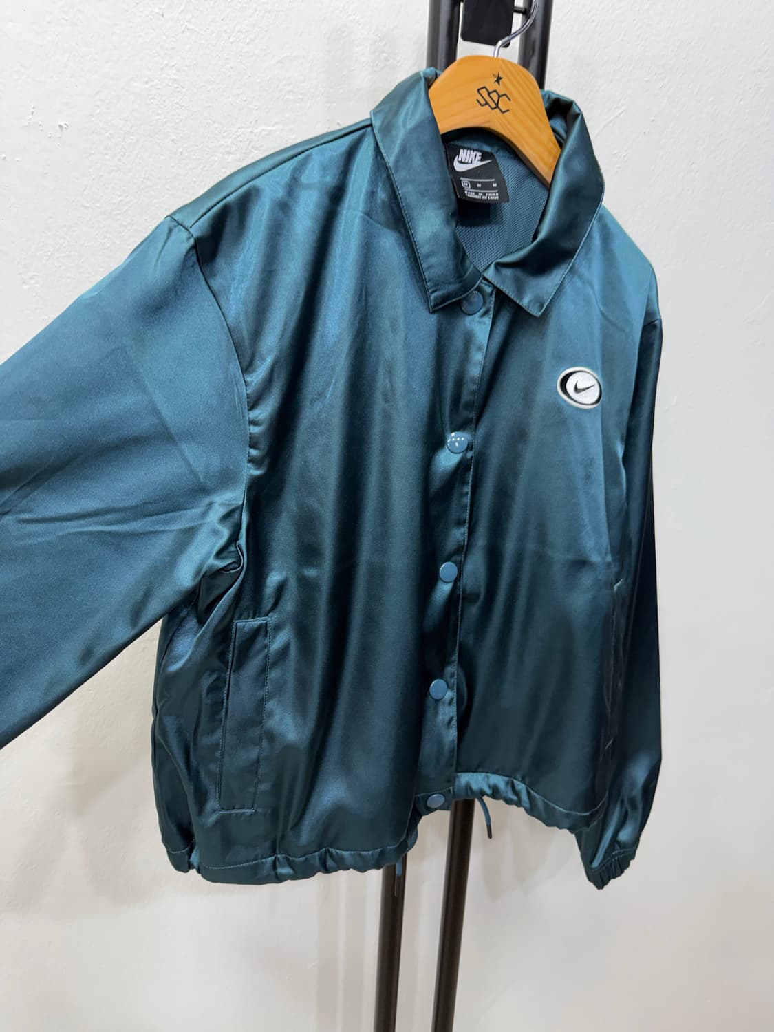 정품) 나이키 여성 루즈핏 크롭 바람막이 자켓 M 상품이미지2