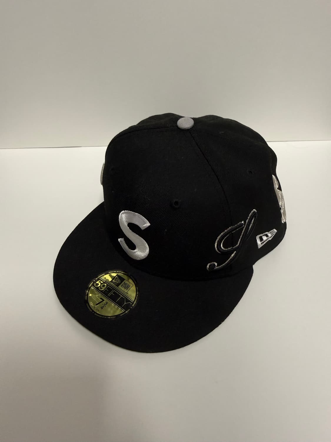 뉴에라 x 슈프림 멀티 S로고 블랙 상품이미지1