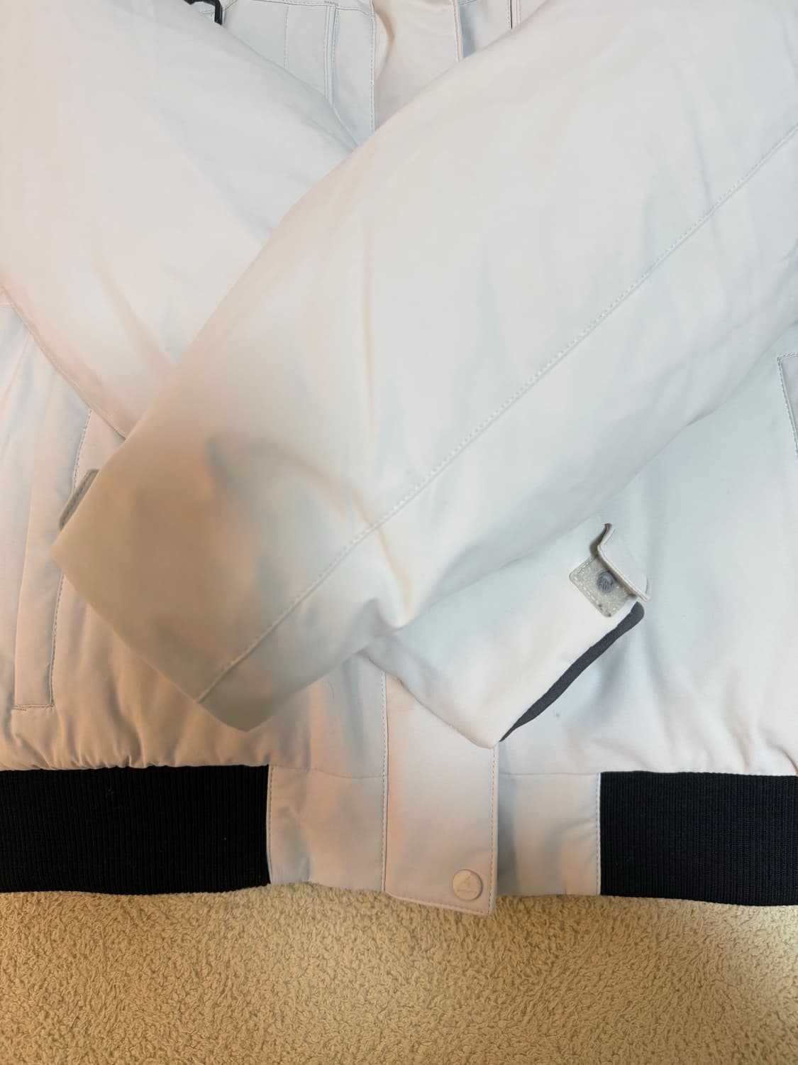 디스커버리 밀포드 숏패딩 상품이미지3