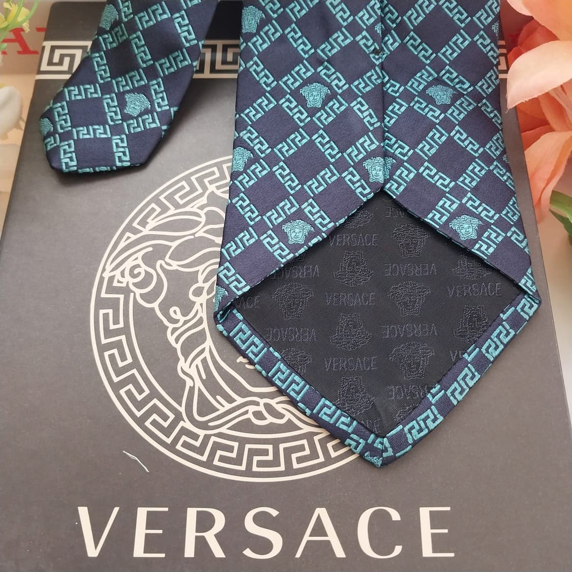 베르사체 실크 메두사 자수 패턴 넥타이 9.7cm A+등급 K1374
 상품이미지7