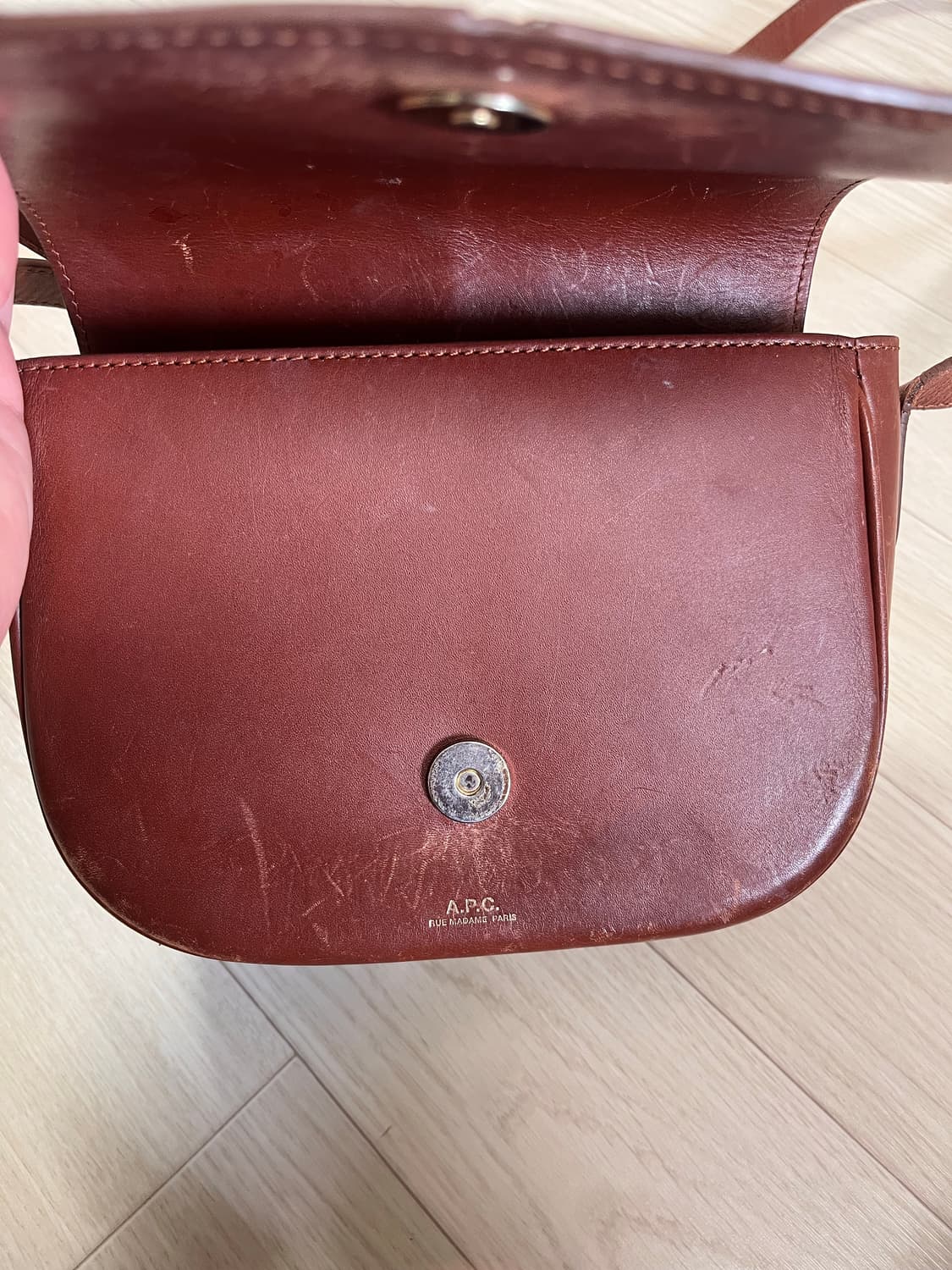 아페쎄 베티백 브라운 상품이미지4