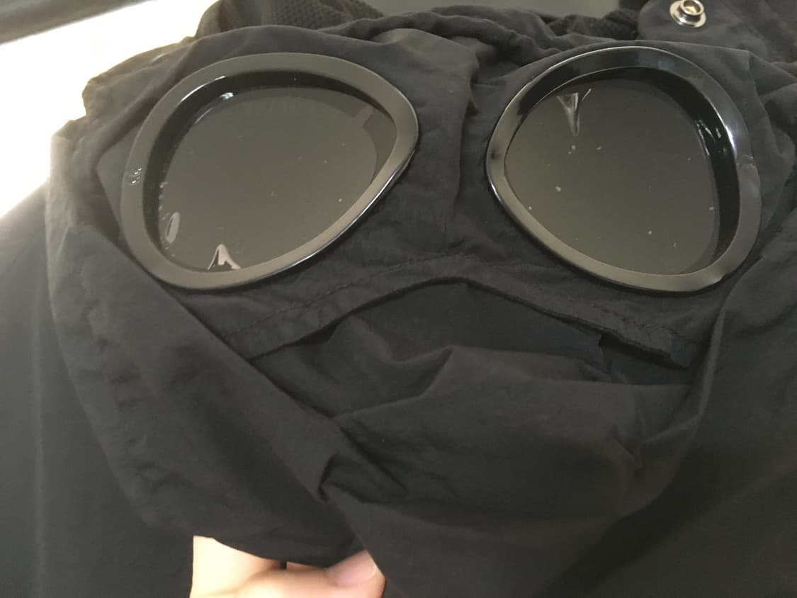 씨피컴퍼니 FLATT NYLON GOGGLE JACKET 블랙 판매합니다 상품이미지5