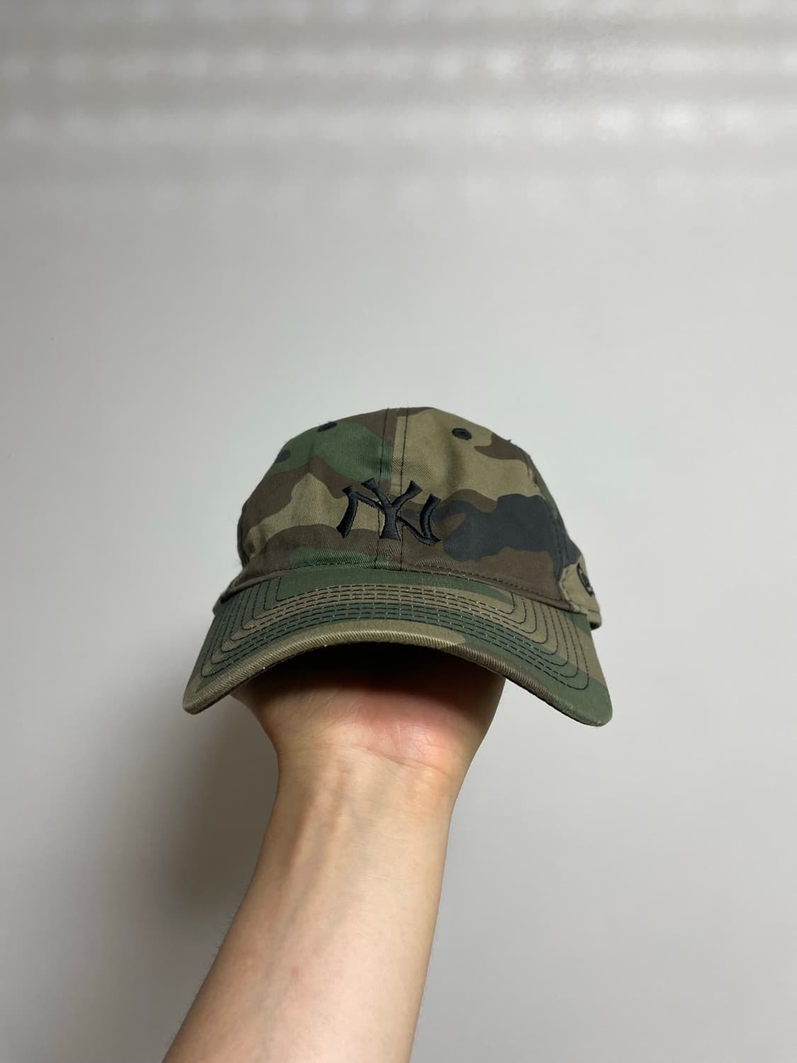 디스이즈네버댓X뉴에라 카모 볼캡 상품이미지1