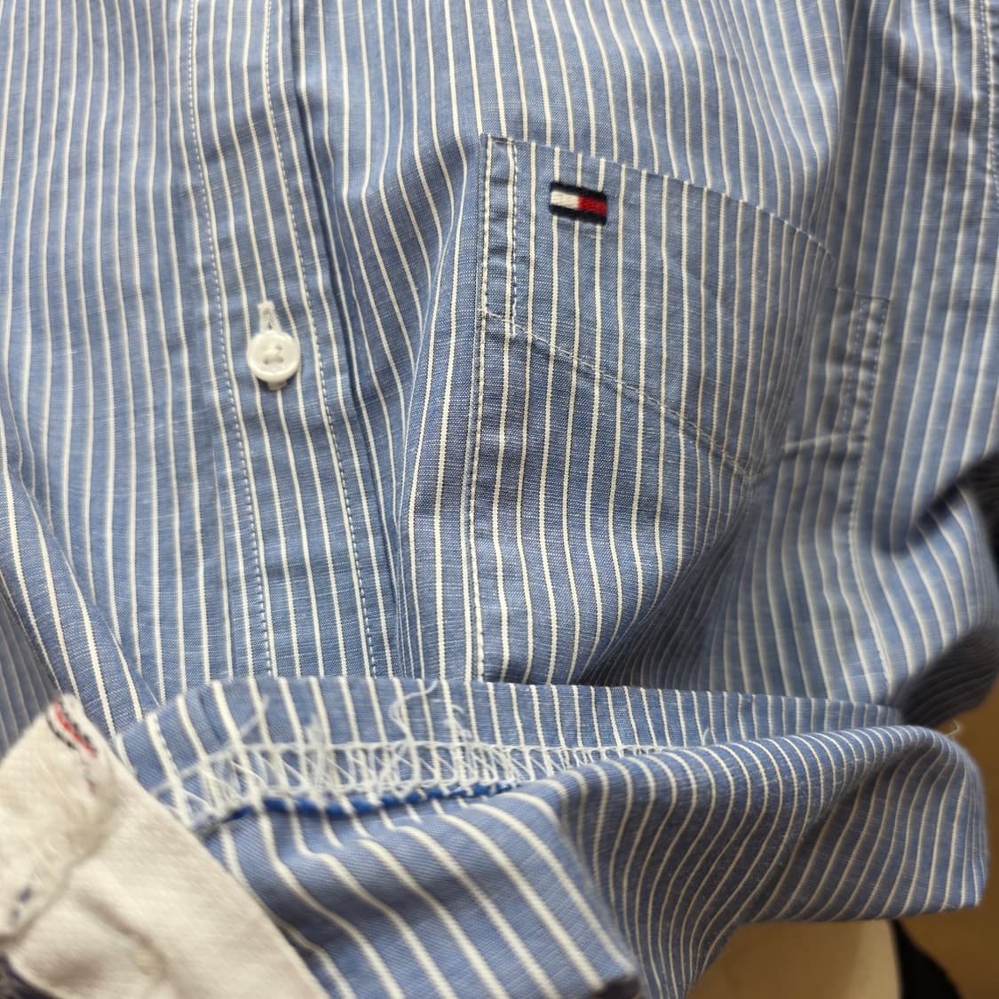 타미힐피거 언더붑 크롭 반팔셔츠 상품이미지2