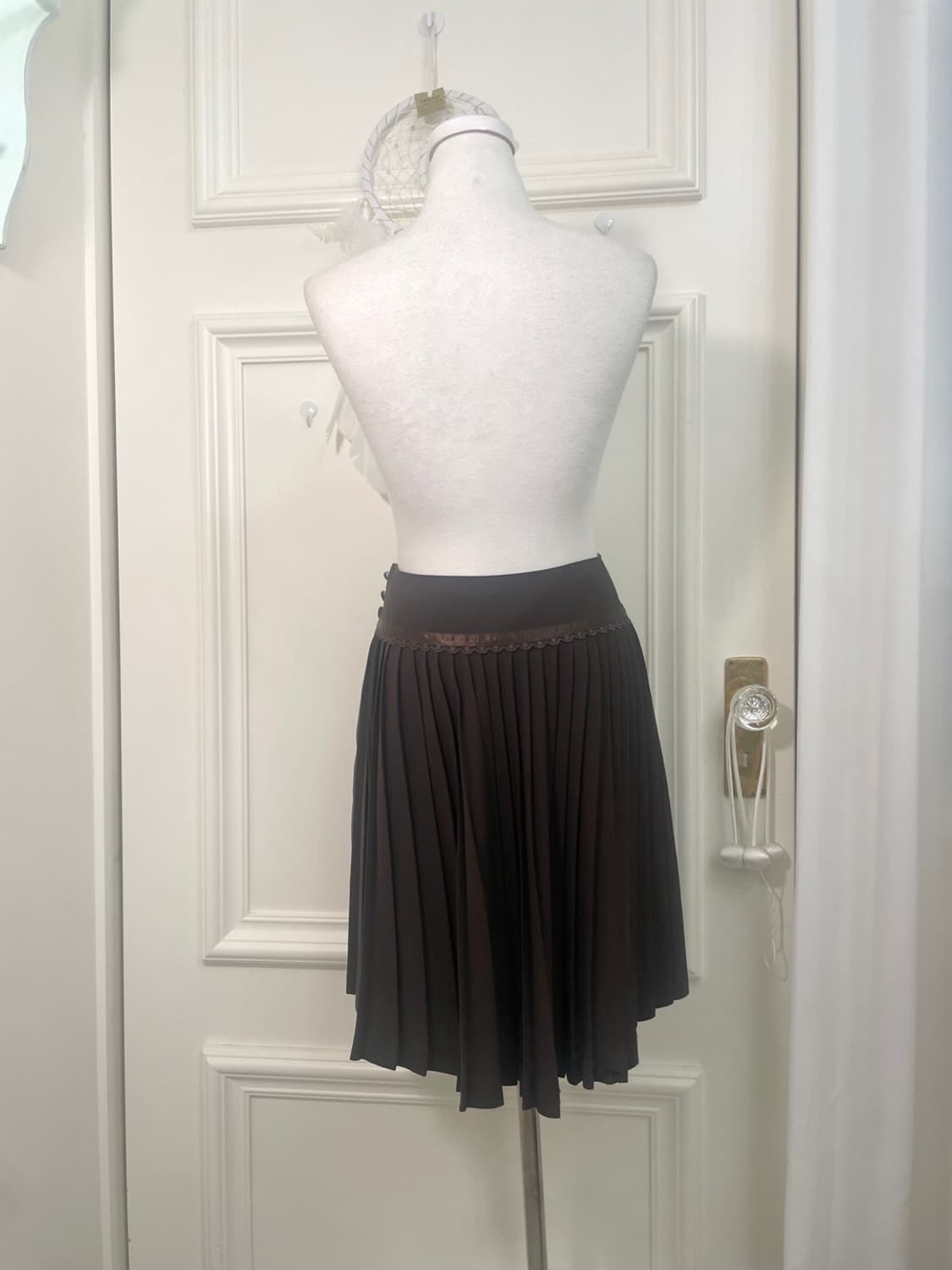 brown satin bow point pleats midi skirt 상품이미지3