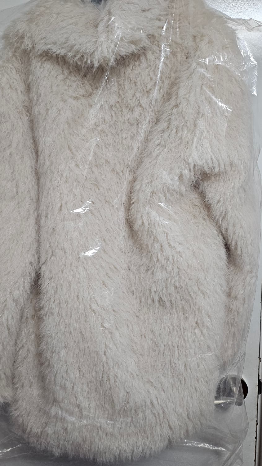 오데스 Fluffy Fur Jacket 상품이미지4