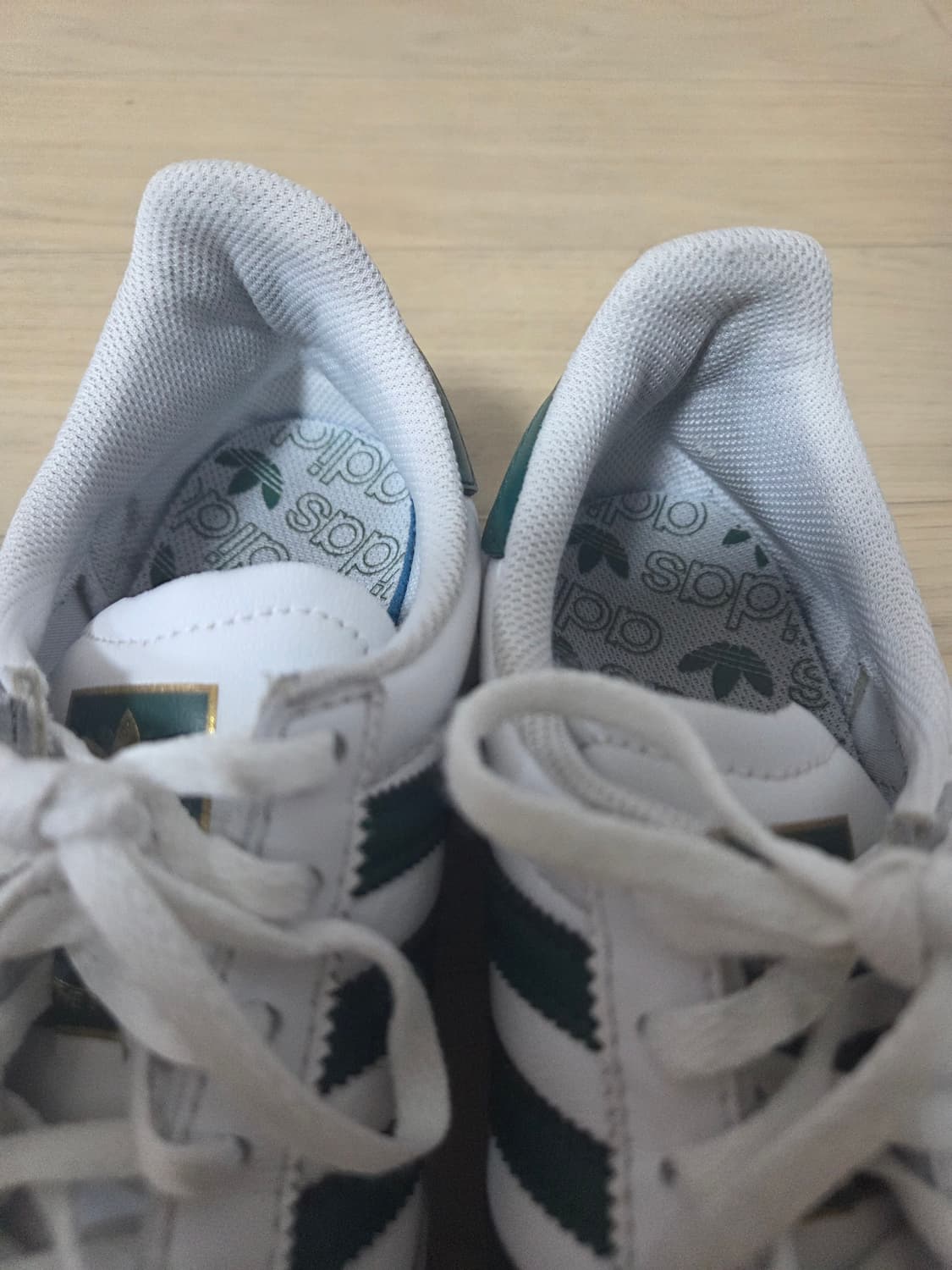 아디다스 진스 화이트 그린 상품이미지2