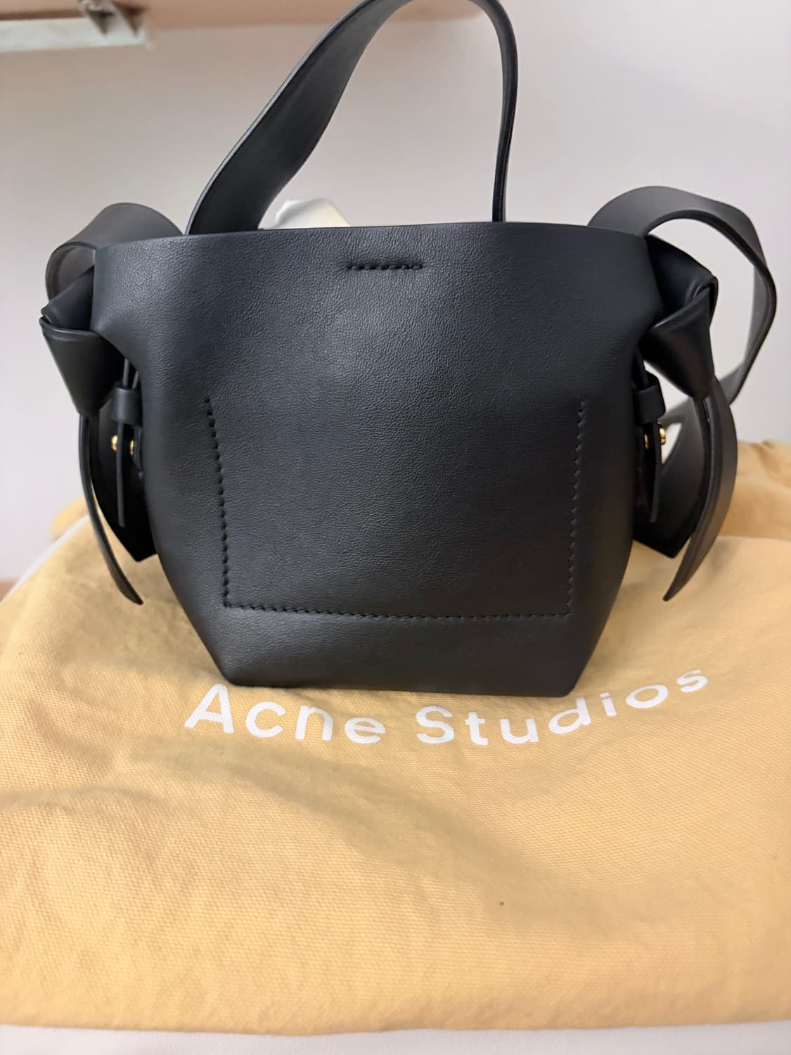 (정품)아크네 무스비 블랙 미니백  상품이미지2