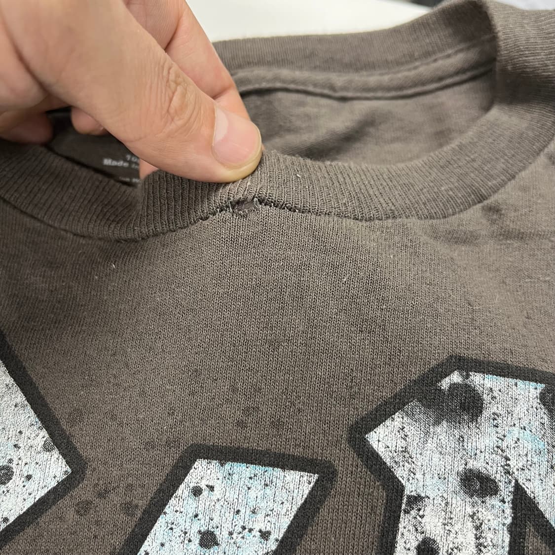 [L] AC/DC 아이언맨2 협업 빈티지 그래픽 반팔 티셔츠 브라운 상품이미지7