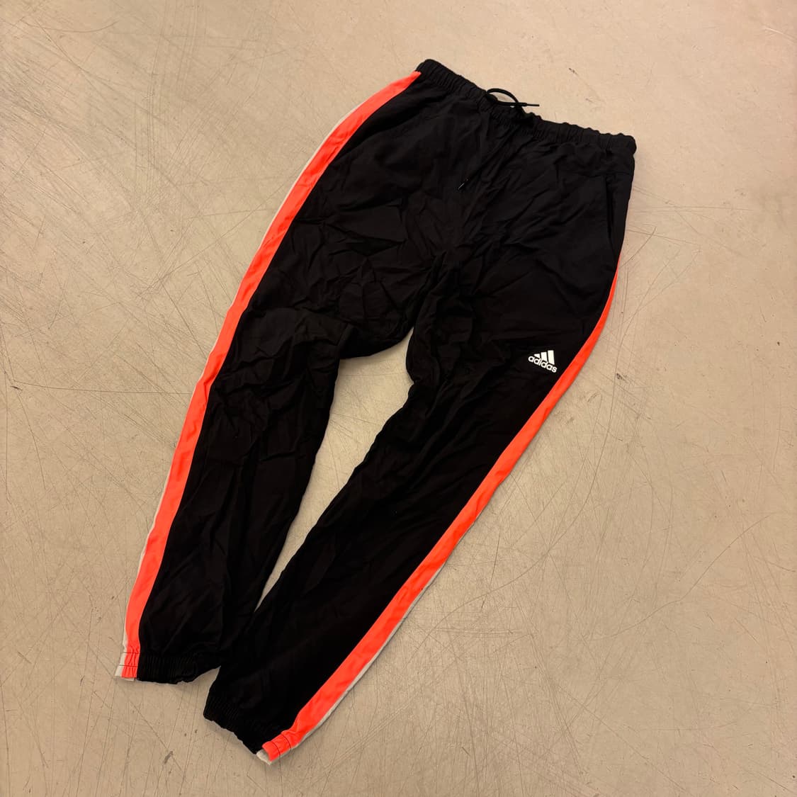 아디다스 삼선 빅로고 배색 조거 팬츠 상품이미지1