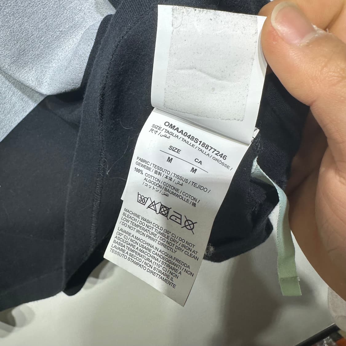 오프화이트 반팔 판매합니다 상품이미지6