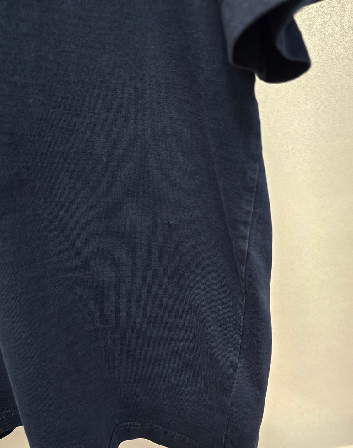 루이비통 엠보스드 LV 반팔 티셔츠 xxl사이즈 판매 상품이미지4