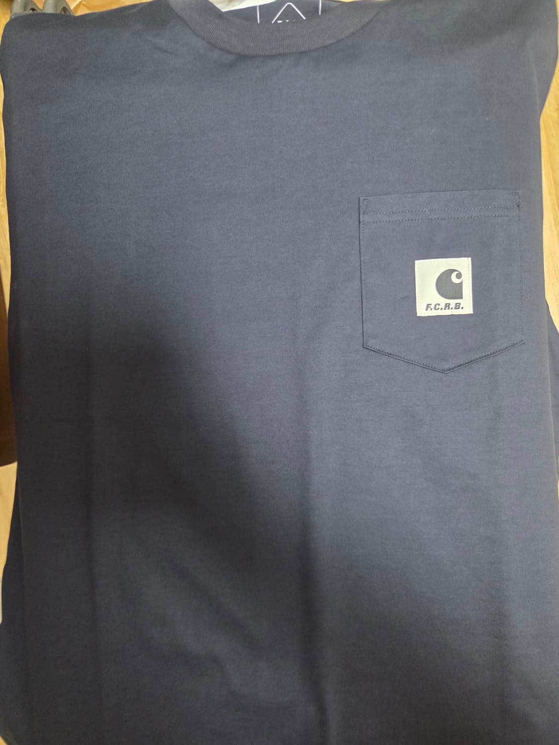 칼하트 WIP F.C.R.B 포켓 티셔츠 -navy 상품이미지5