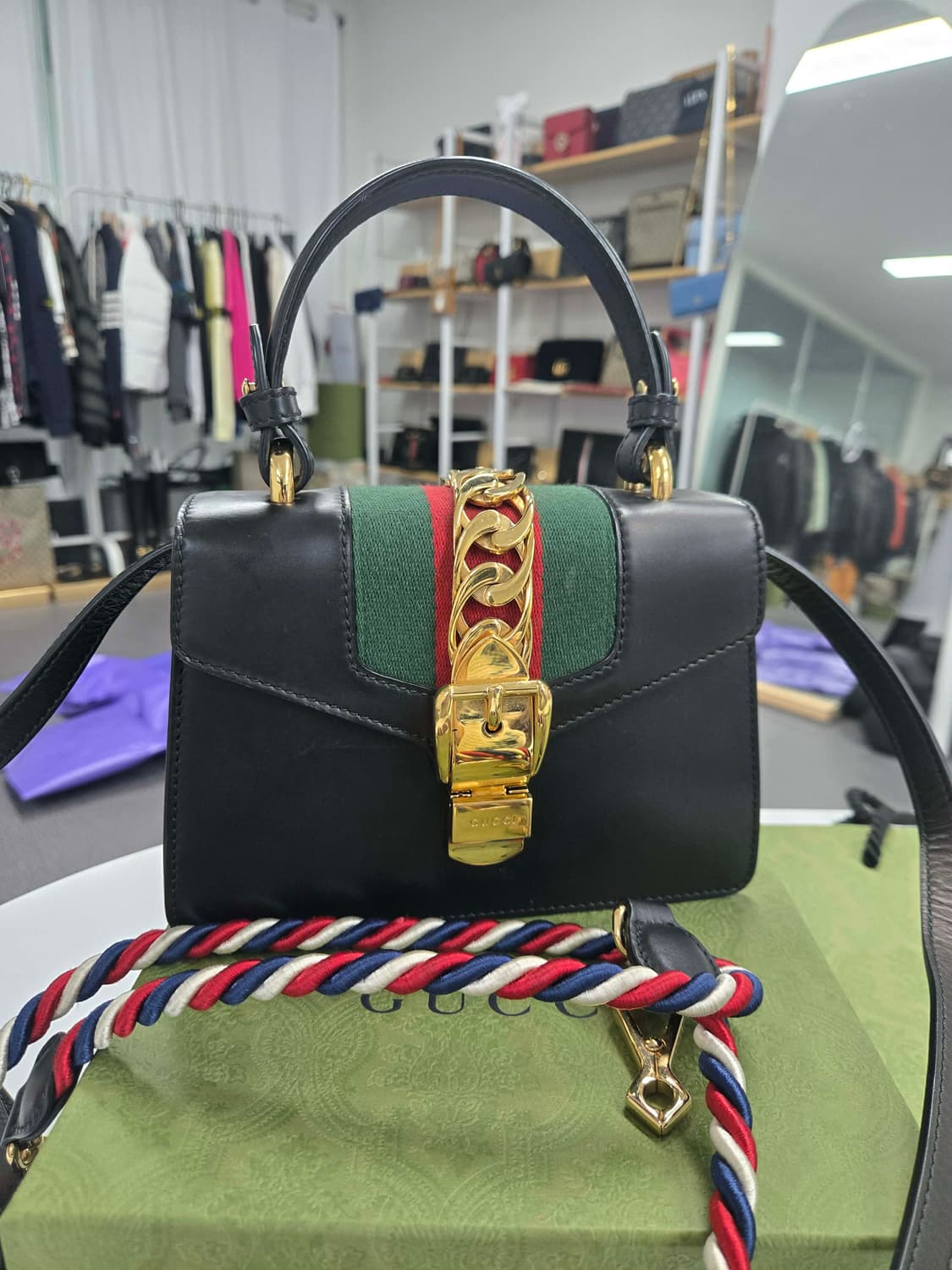 [40%할인] 구찌 실비백 크로스백 상품이미지1