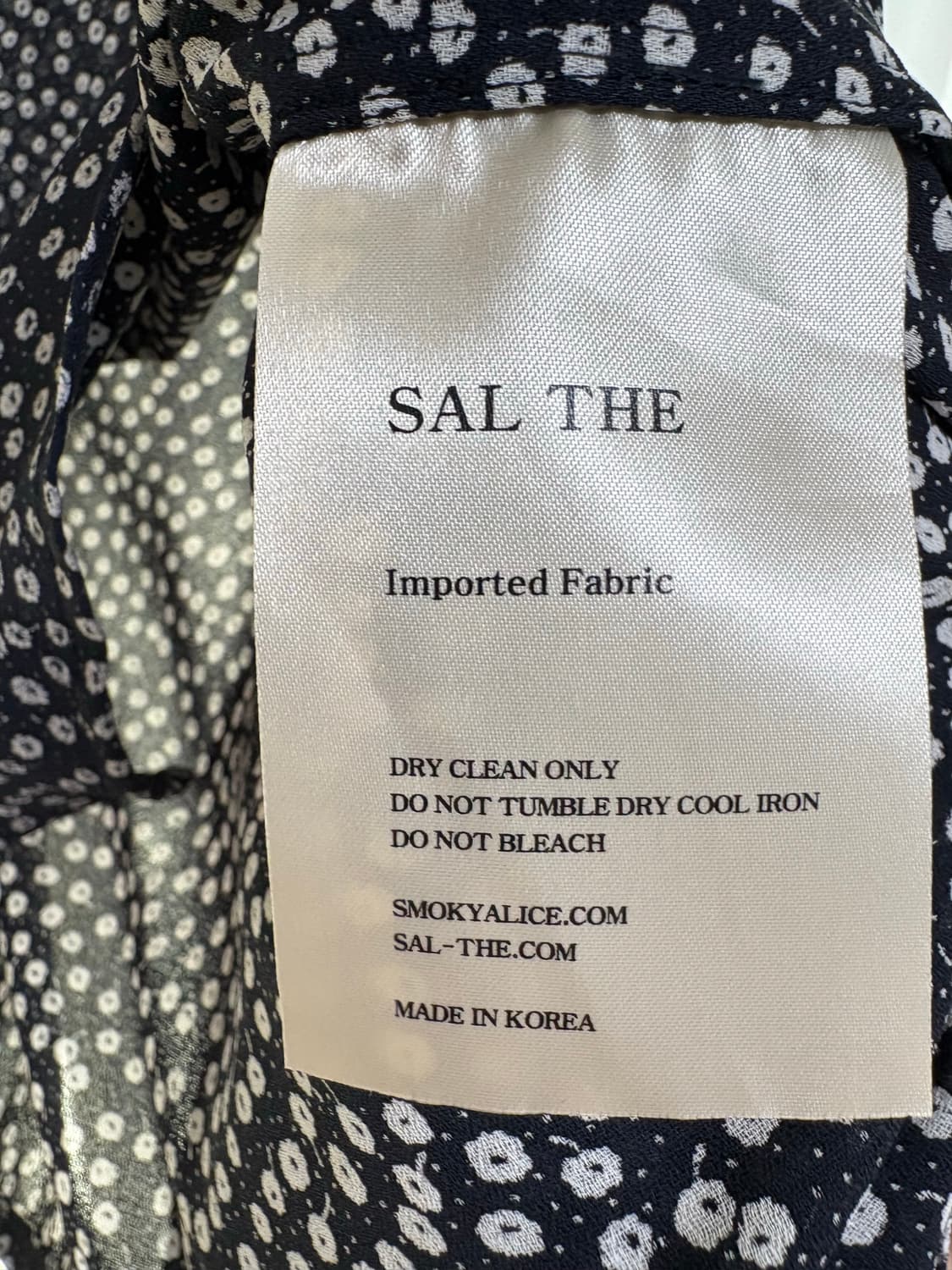 sal the 플로랄 프린트블라우스 - 다크네이비 상품이미지9